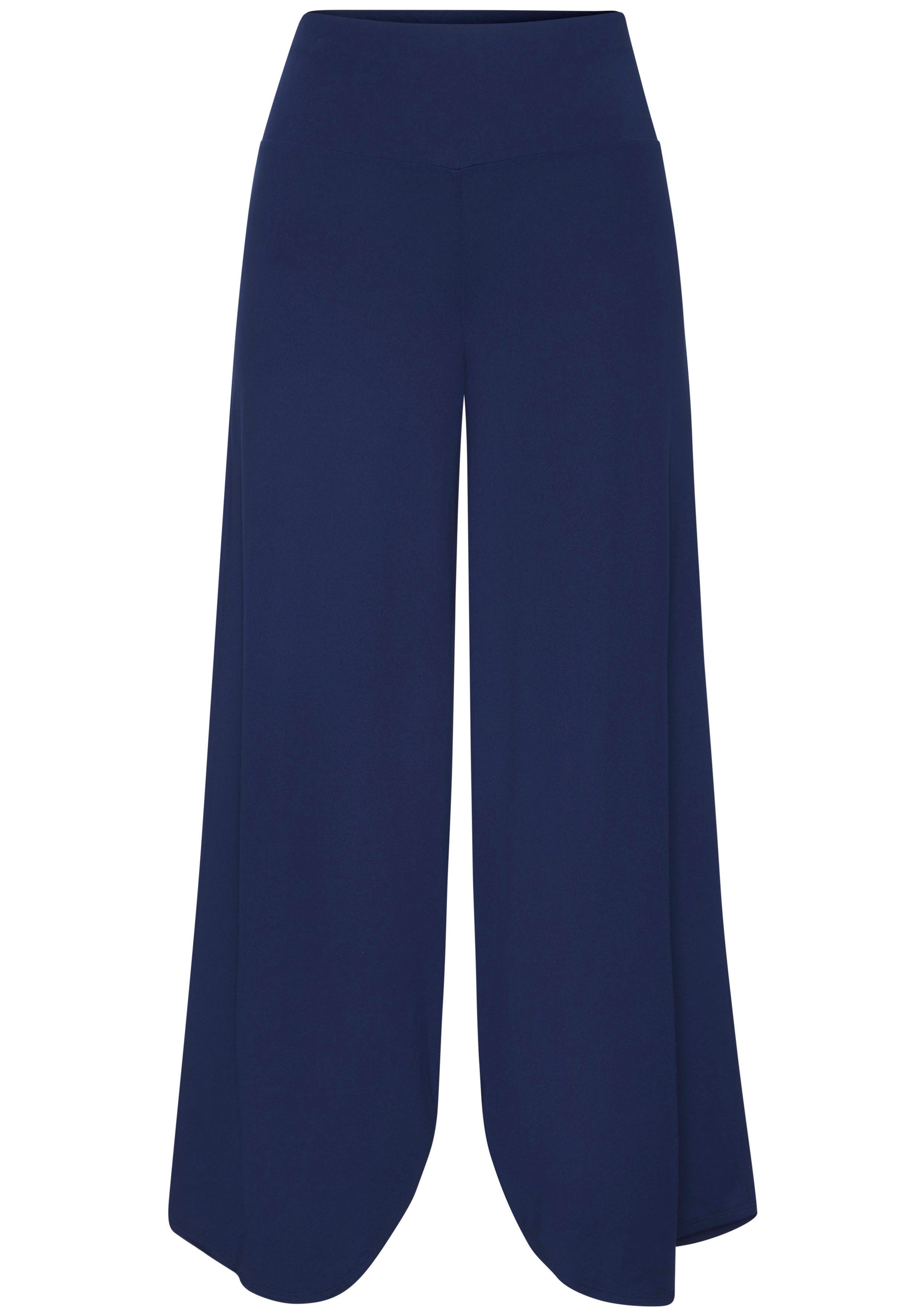 LASCANA Culotte mit gerundetem Beinsaum in weich fließender Qualität. € 29,99