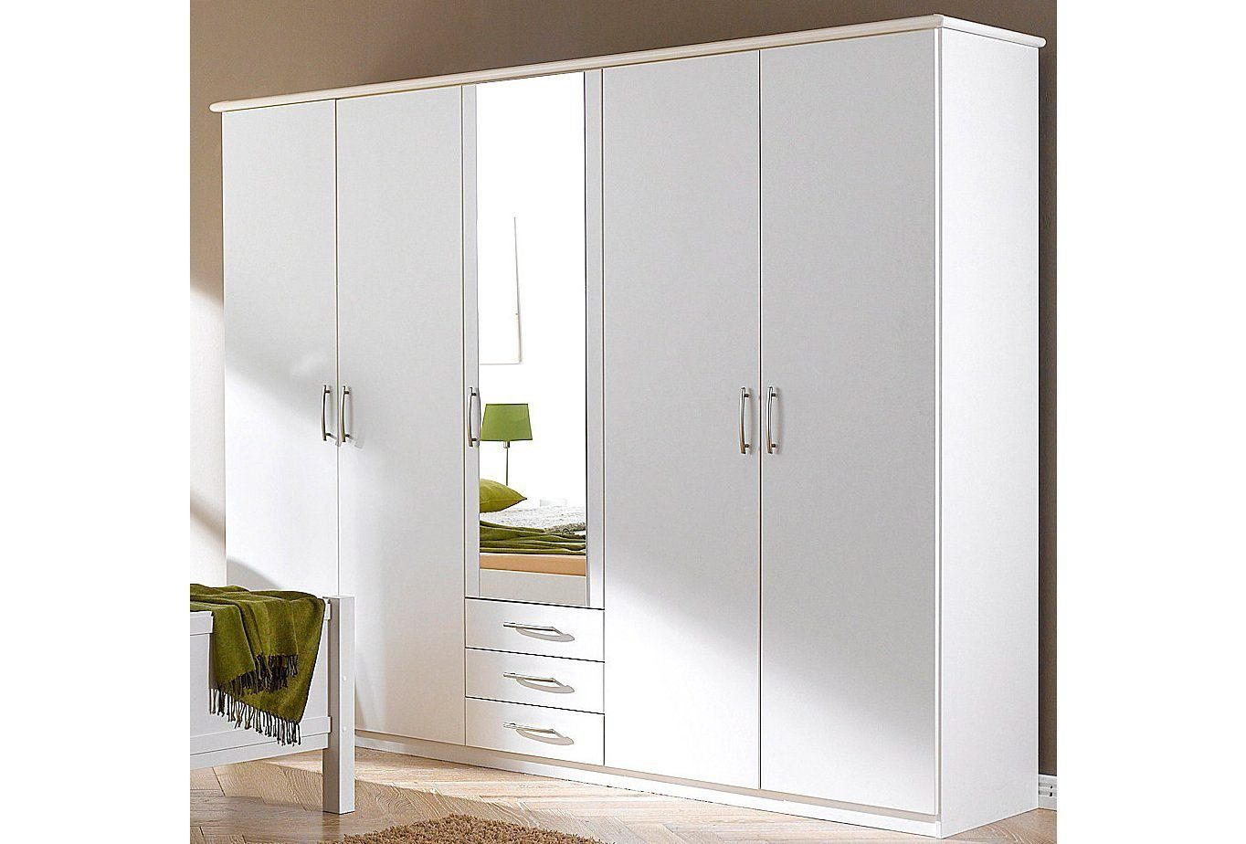 priess Kleiderschrank Husum mit dekorativen Kranz, wahlweise mit Schubkästen – Bild 2 von 5