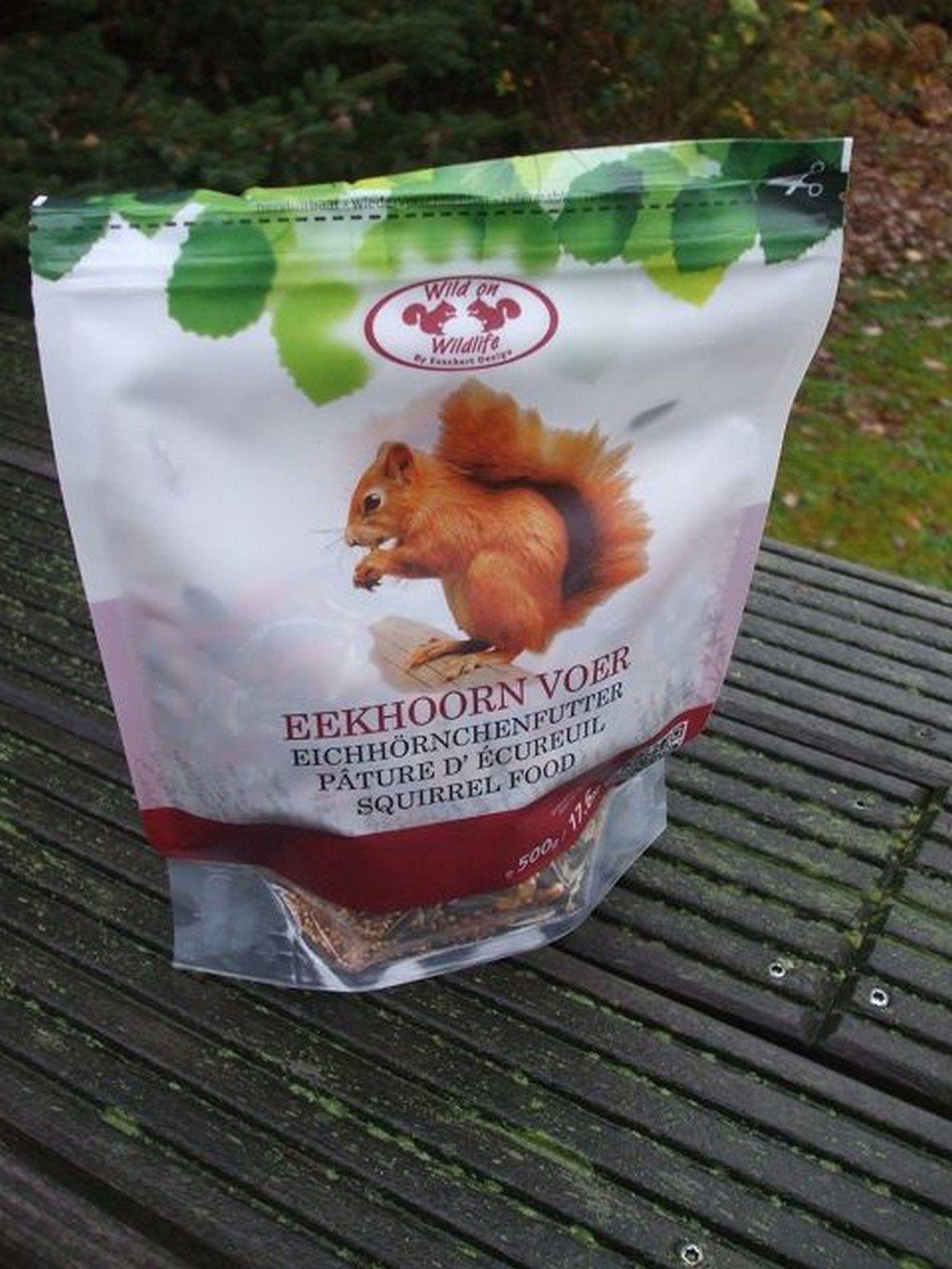 Deko-Impression Futterspender Eichhörnchen Futterhaus Futterautomat Futterstelle + 500 Gr Futter