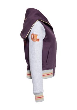 QueenKerosin Collegejacke Rollerway Kapuze mit Reißverschluss und hochwertiger Stickerei