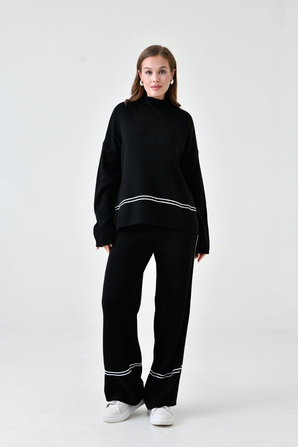 Blusentop Zweiteiliges Strickset aus Oversize-Pullover und hochgeschnittener Hos
