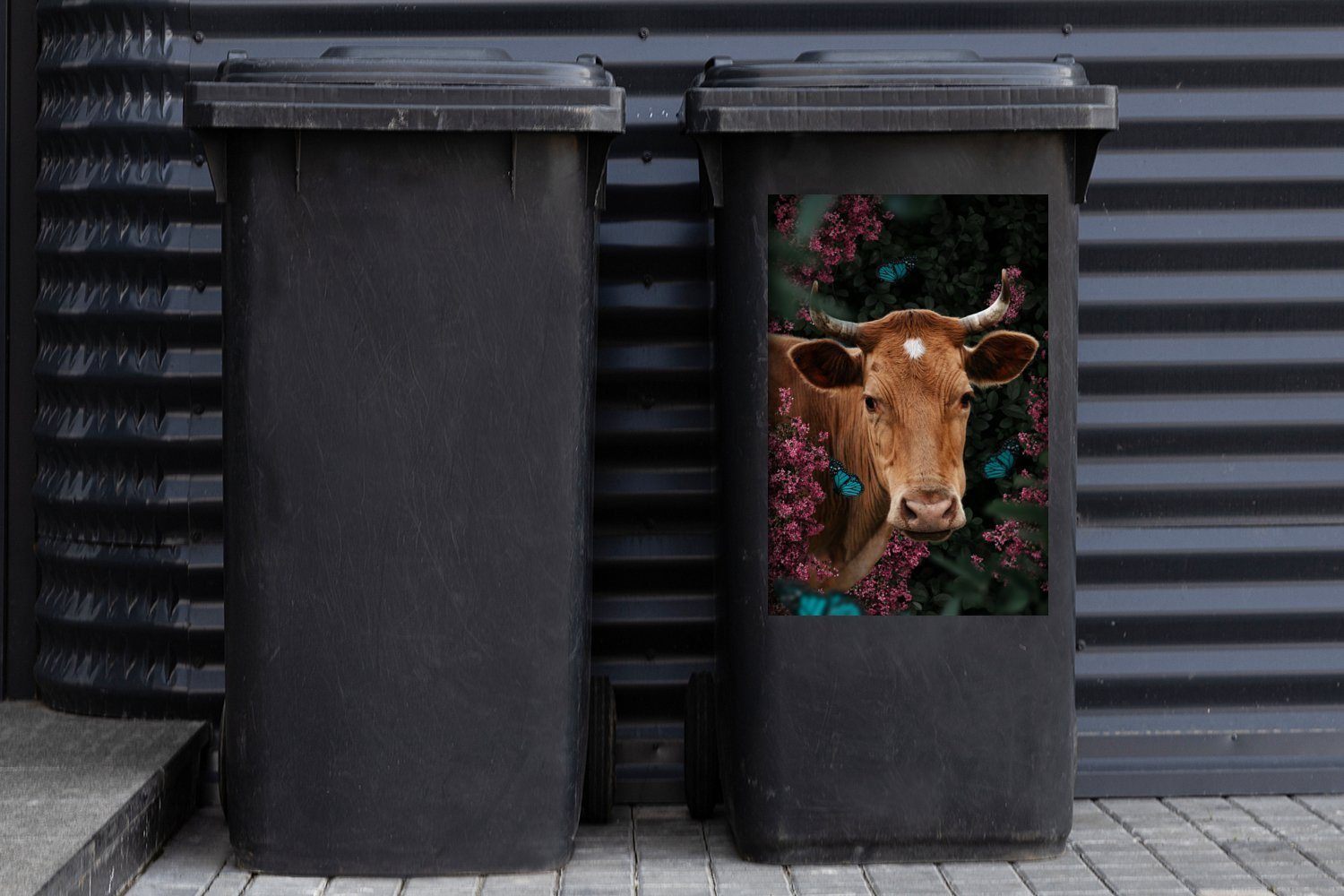 Porträt Container, Mülleimer-aufkleber, - Wandsticker Sticker, St), Kuh (1 Mülltonne, Schmetterlinge Abfalbehälter Blumen MuchoWow - -