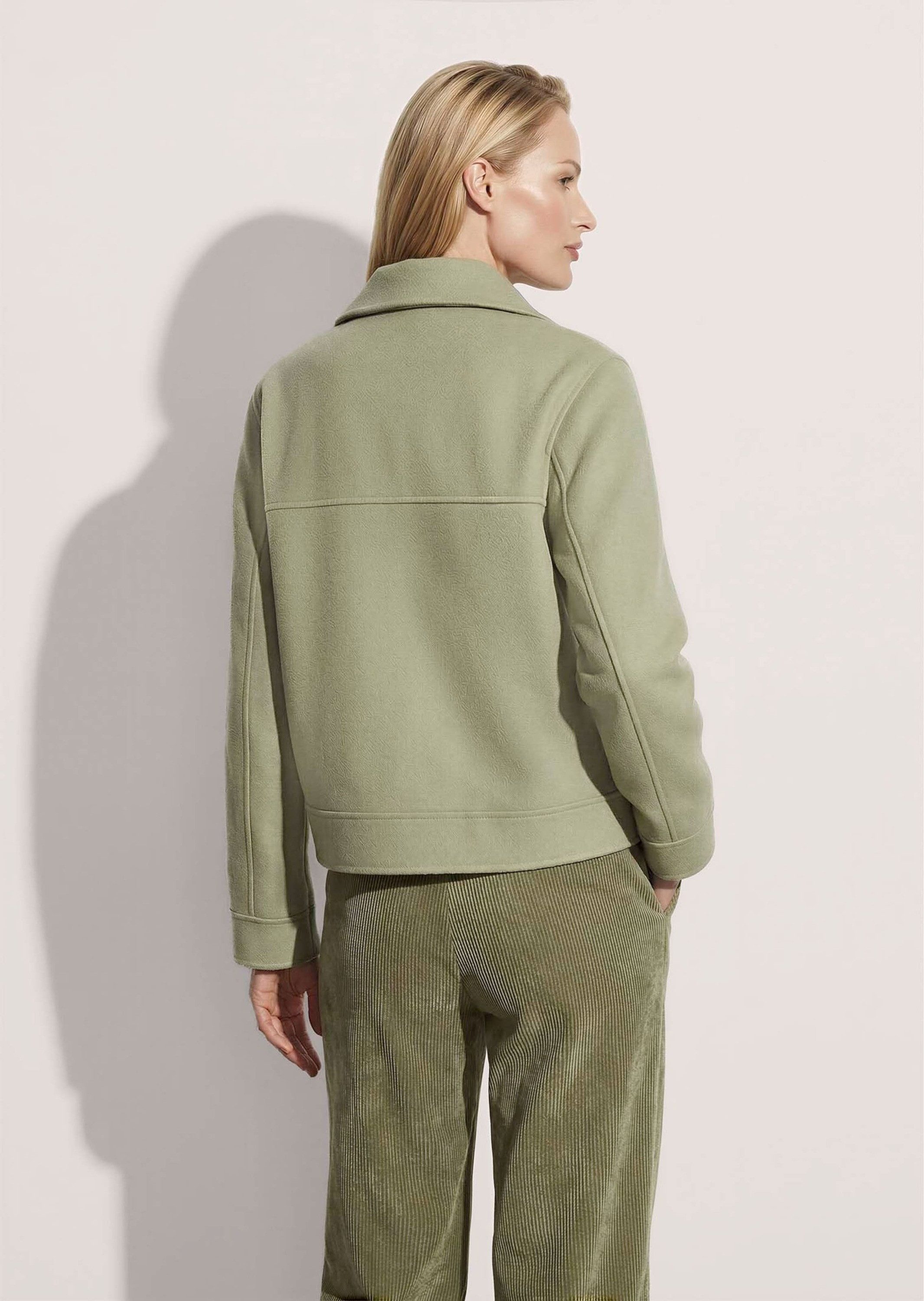 MADELEINE Outdoorjacke Kurze Wolljacke in Doubleface Kastiger Boxy-Schnitt, Hemdkragen & große Taschen