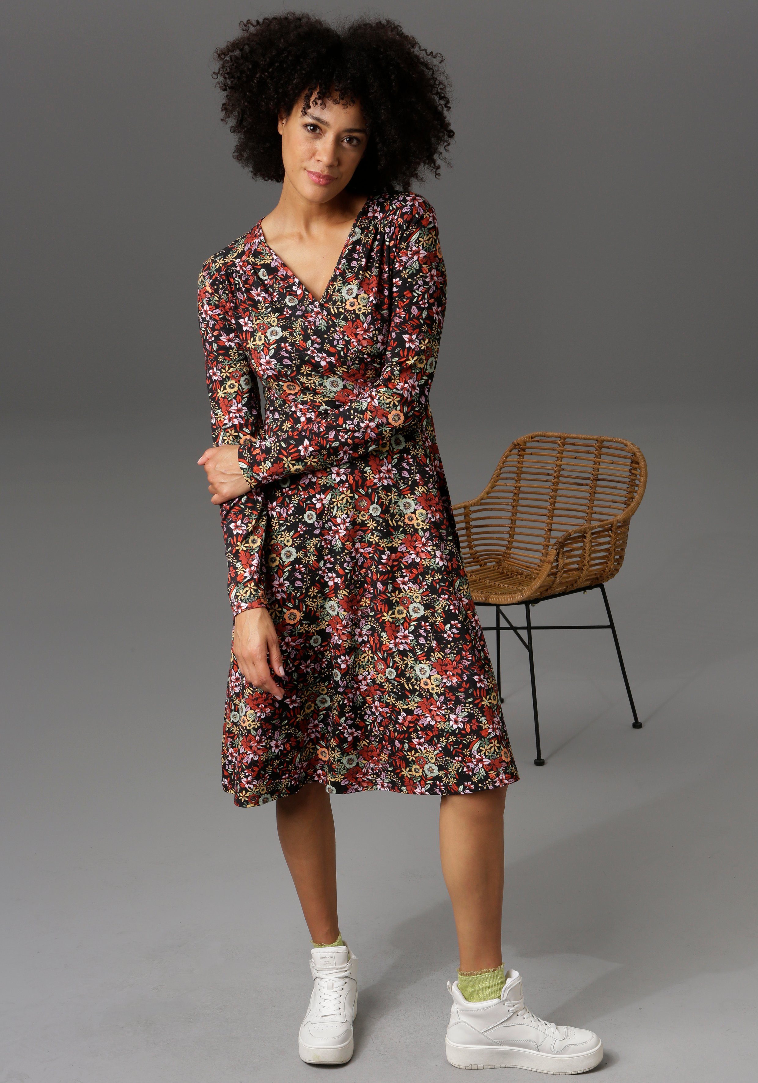 in Blumendruck Damenkleid Aniston Wickel-Optik, Jerseykleid farbenfrohen CASUAL mit