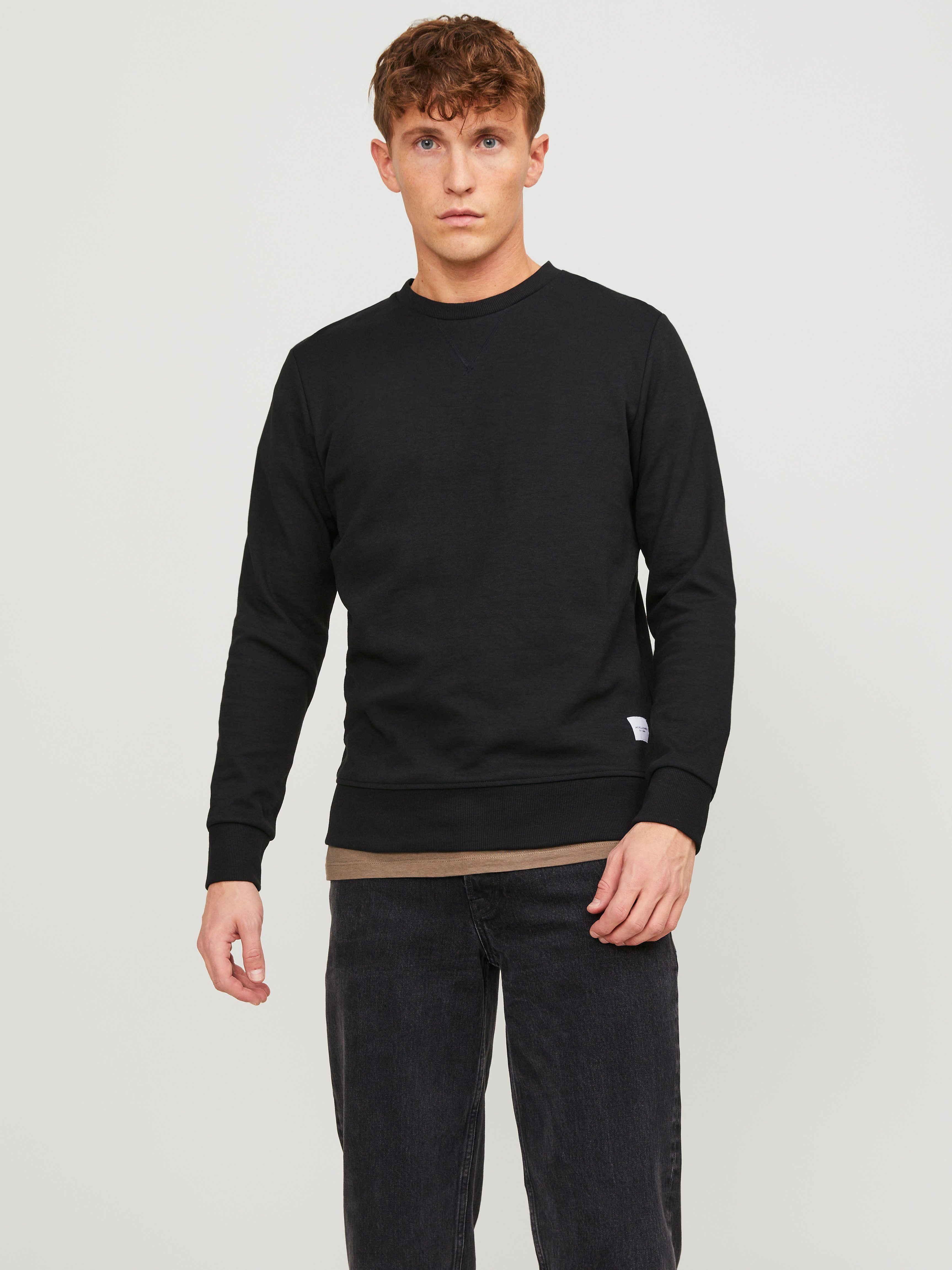 Jack & Jones Sweatshirt JJEBASIC mit Flaglabel und weicher Baumwollmischung unifarben, modisch, regular fit, Baumwolle, Rundhals