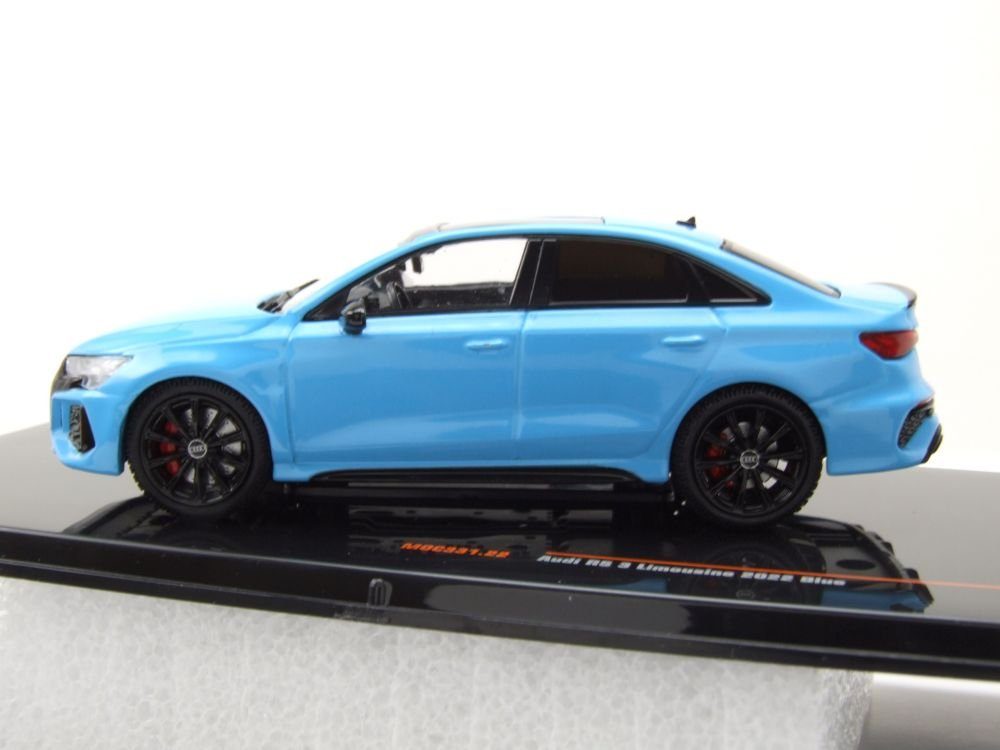 ixo Models Modellauto Audi RS3 2022 hellblau metallic, Maßstab 1:43