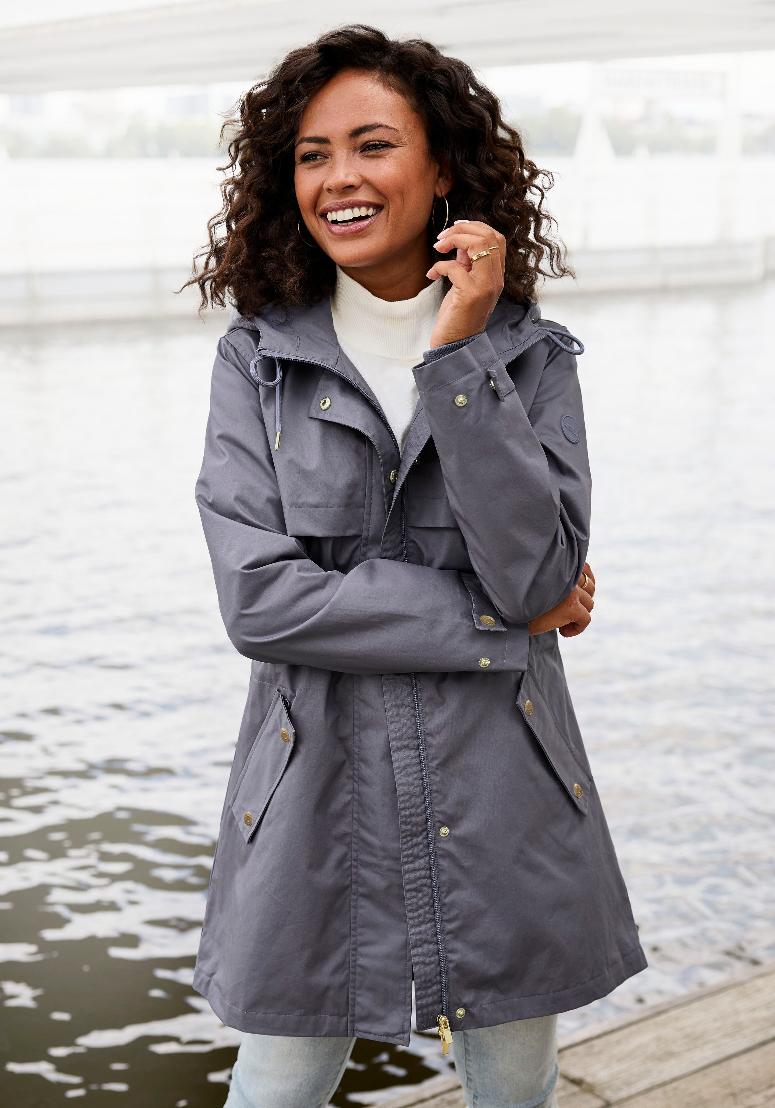 French Connection Outdoorjacke Saumschlitz mit Druckknöpfen auf der Rückseite