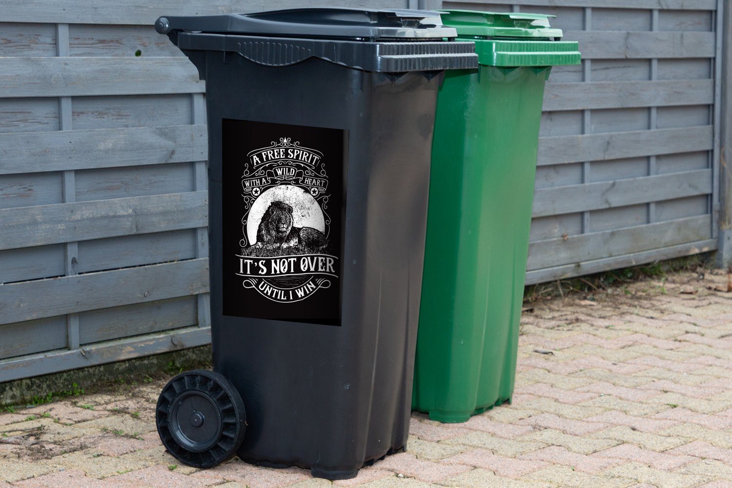 Retro Mülleimer-aufkleber, Sticker, Weiß Wandsticker - Mülltonne, (1 Schwarz - - Abfalbehälter Spruch St), - Löwe Container, MuchoWow