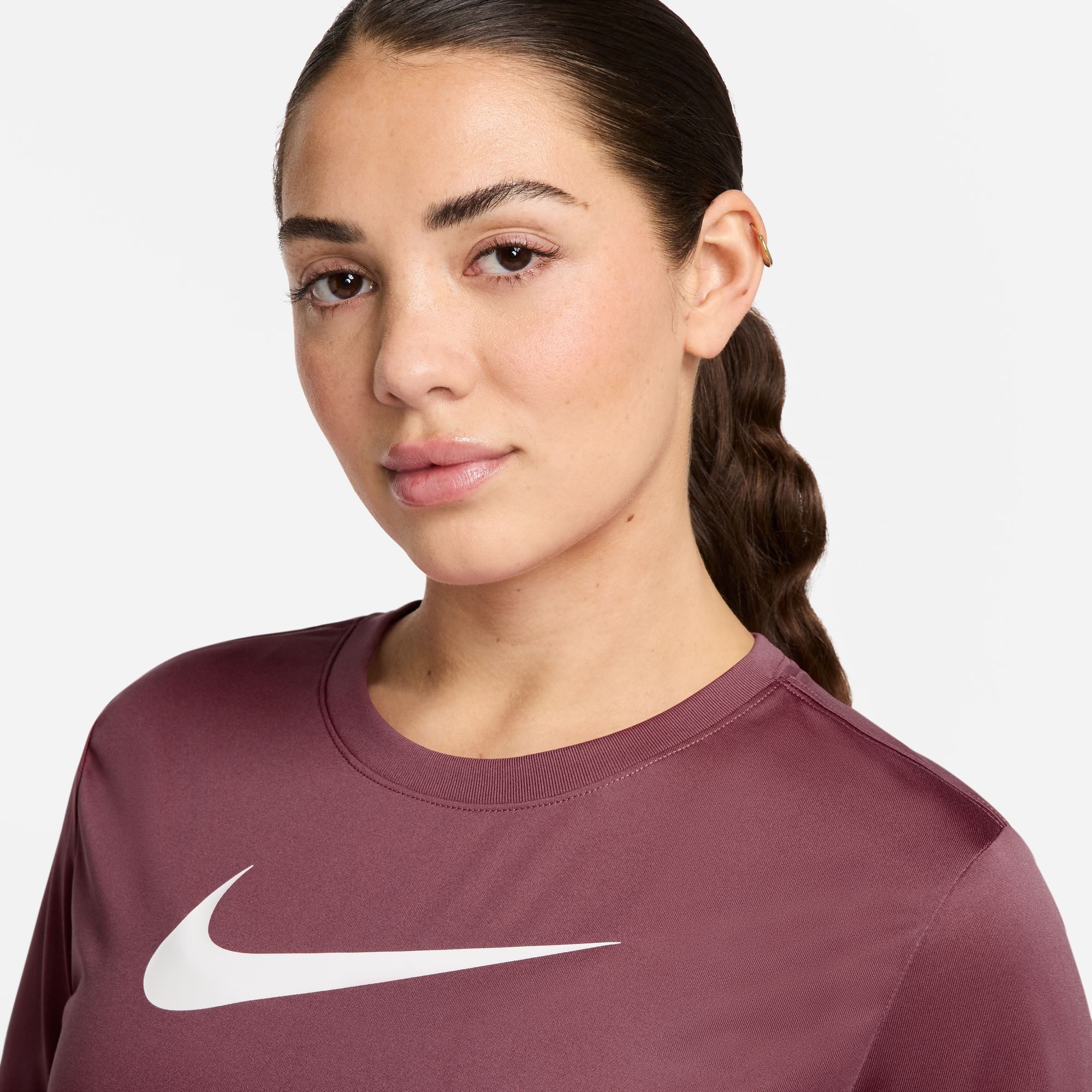 Nike T-Shirt W NK DF TEE RLGND HBR mit Rundhalsausschnitt, Kurzarm-Design, aus Jersey-Material