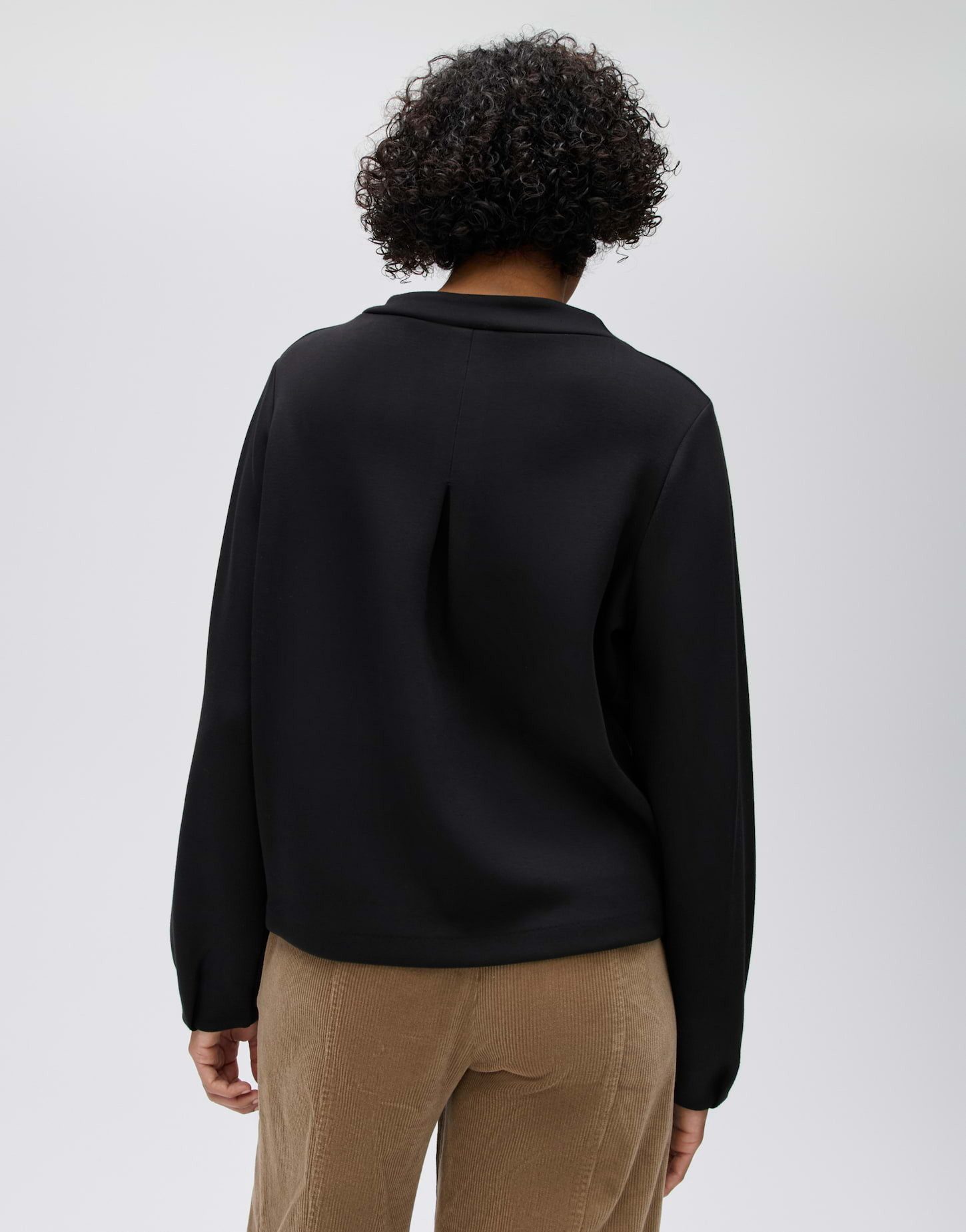 OPUS Sweatshirt Gisinna aus weicher Sweatware Verkürzte Silhouette mit feinem Faltendetail am Ärmel – Bild 3 von 5