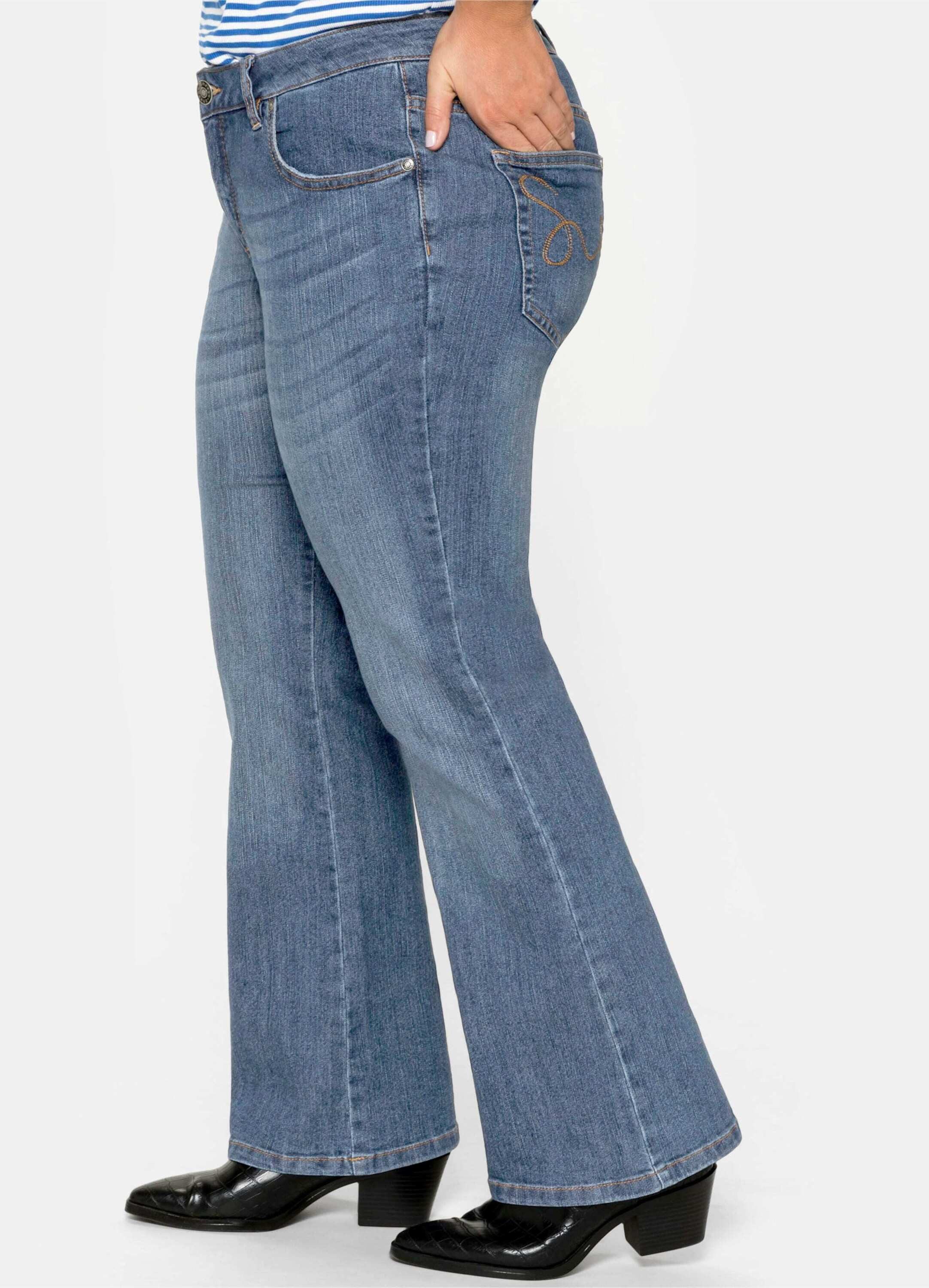 Sheego Bequeme Jeans Bootcut-Jeans in 5-Pocket-Form, mit Used-Effekten – Bild 3 von 5