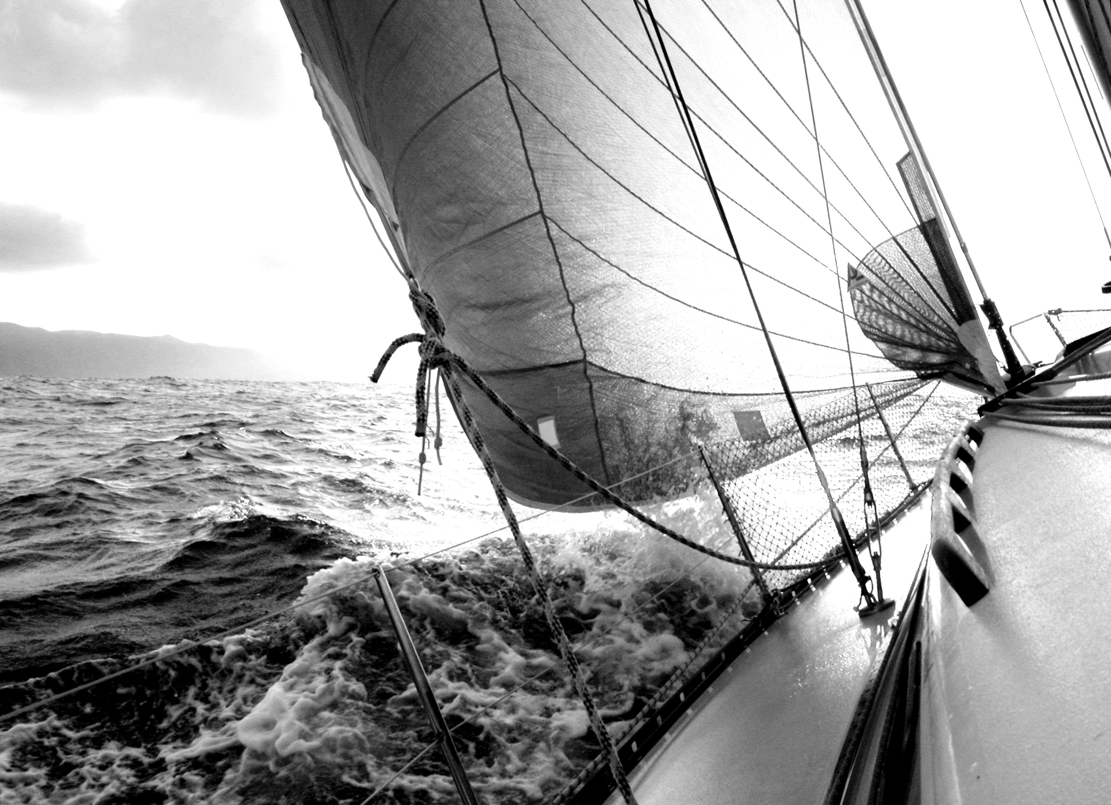 Papermoon Fototapete Boot schwarz & weiß