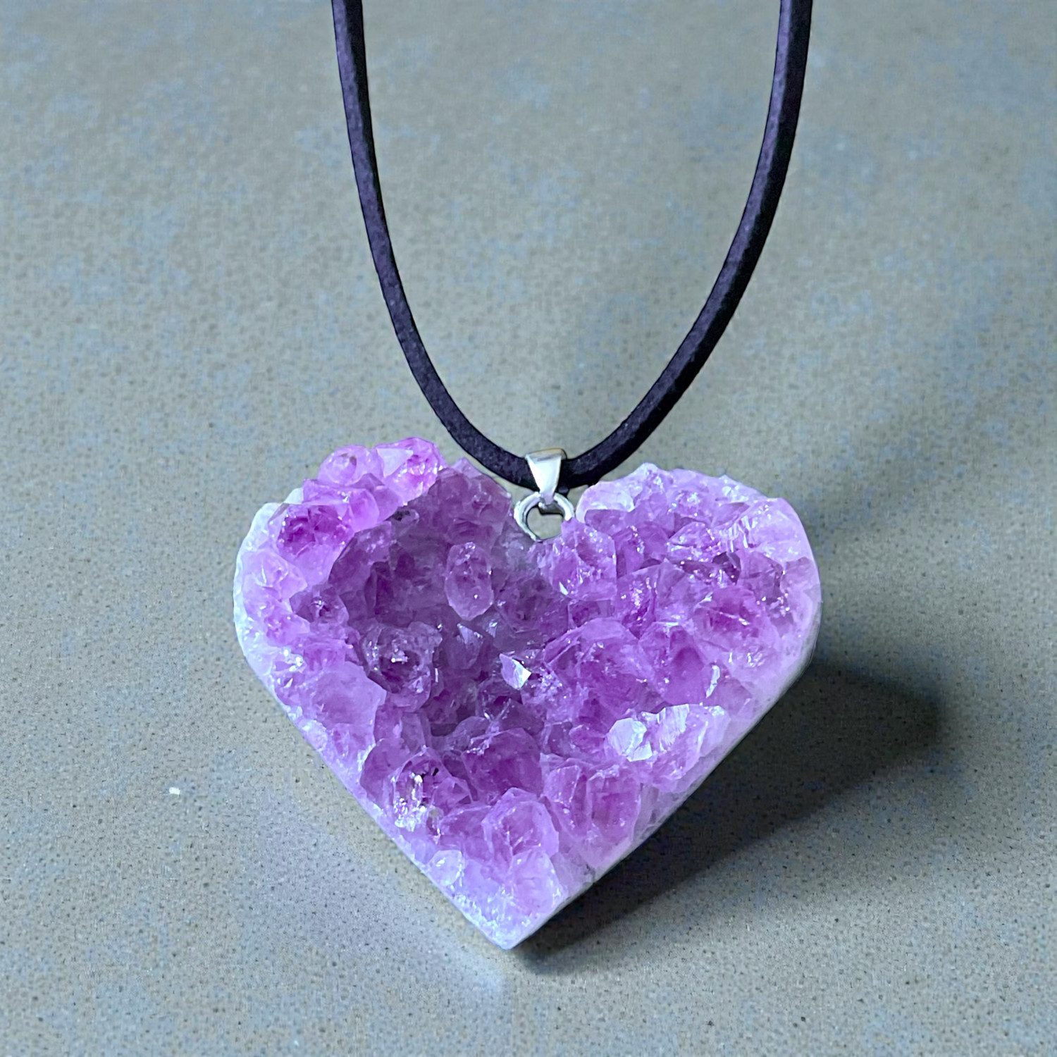 Steinfixx® Edelstein Amethyst Herz Anhänger 925 Silber I 80 cm Wildlederband, (ca. 10 gr. I ca. 2-3 cm I Handarbeit, 1-St., Lieferung mit Geschenkverpackung), A – Bild 3 von 5
