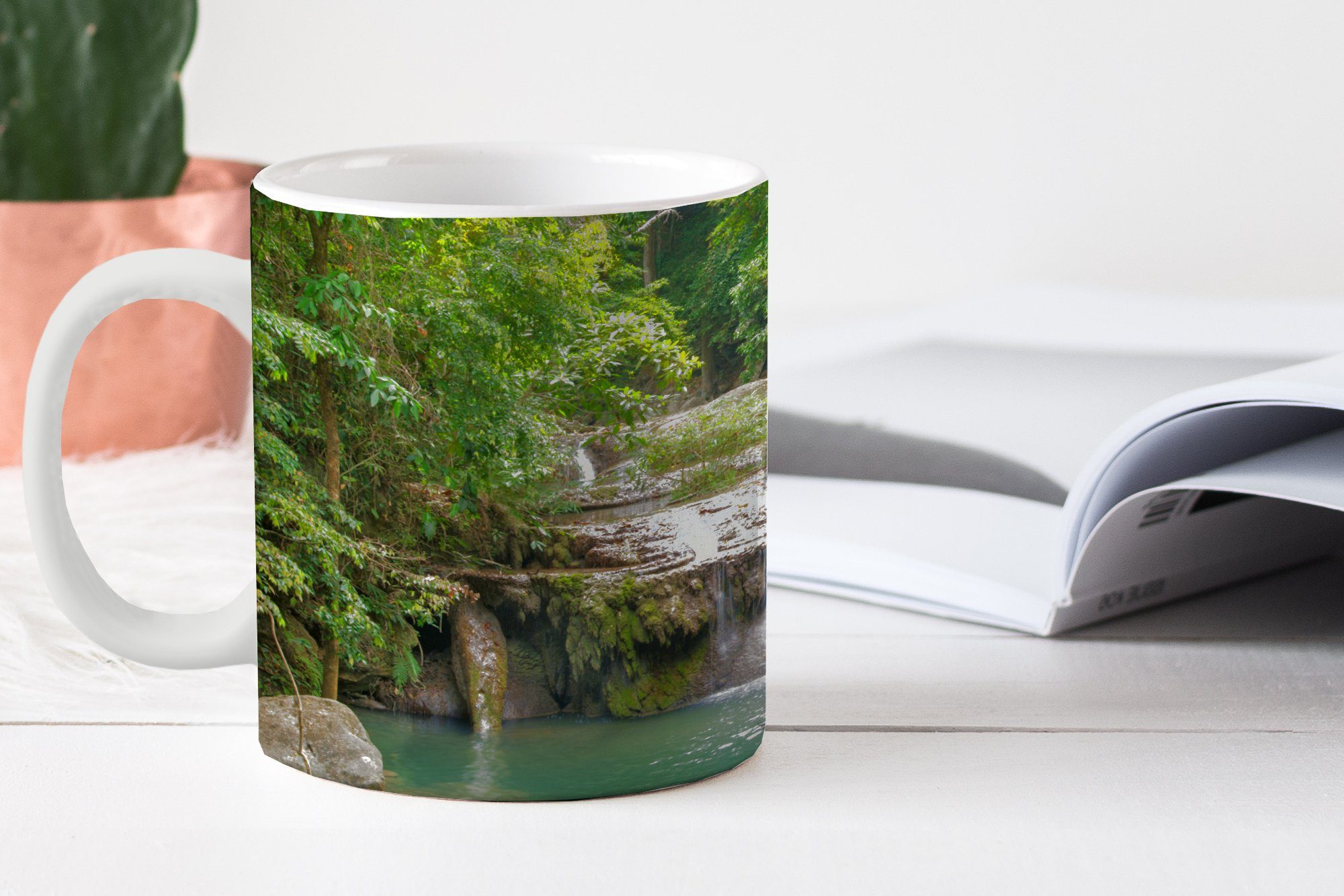 Kaffeetassen, oberhalb Grüne Keramik, Teetasse, Tasse Teetasse, Becher, Bäume eines Geschenk Wasserfalls im, entlang Flusses MuchoWow des