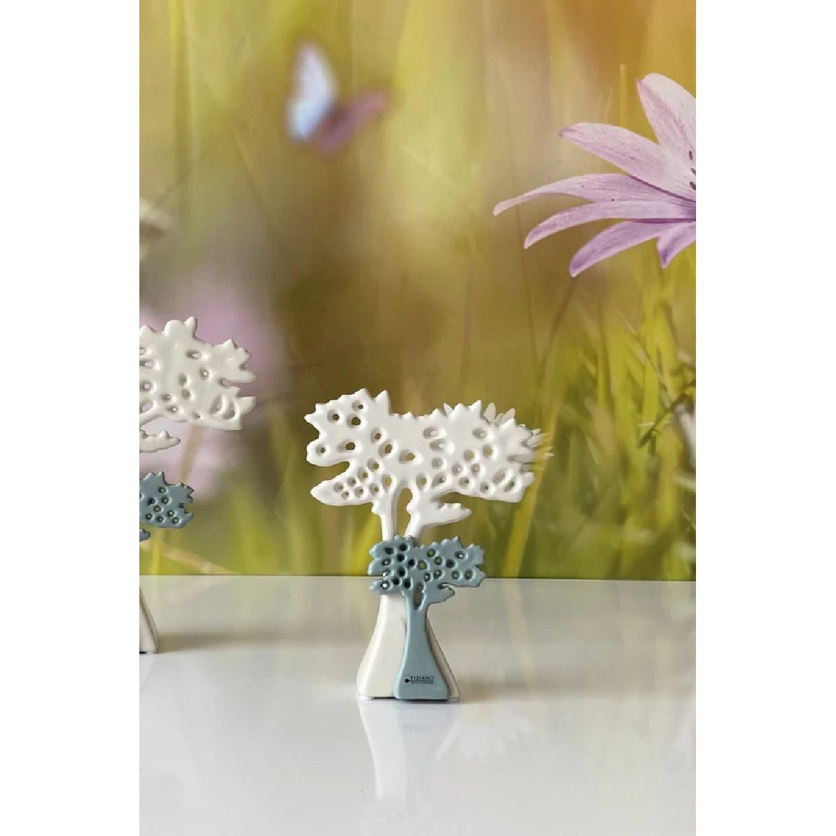 TIZIANO - DESIGN & EMOTIONS Dekofigur Baum Joy Cremeweiß/Laguna in 2 Gr. wählbar