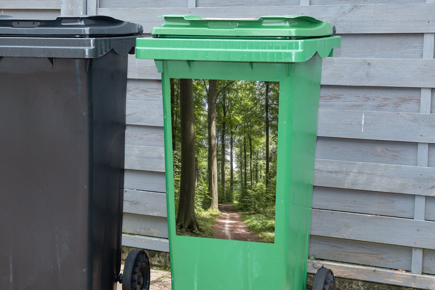 MuchoWow Wandsticker Abfalbehälter - Straße Wald Container, Mülltonne, Sommer Mülleimer-aufkleber, Sticker, (1 St), 
