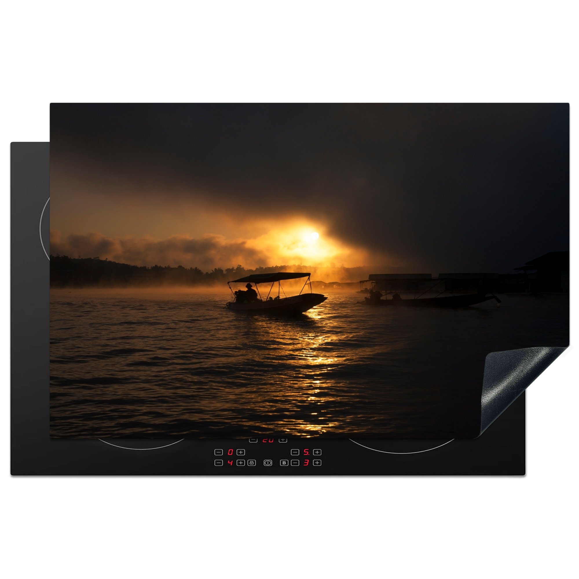 MuchoWow mit Boot Vinyl, (1 Sonnenuntergang, im Schutz für cm, tlg), die 81x52 Herdblende-/Abdeckplatte Nebel Ceranfeldabdeckung küche, Induktionskochfeld