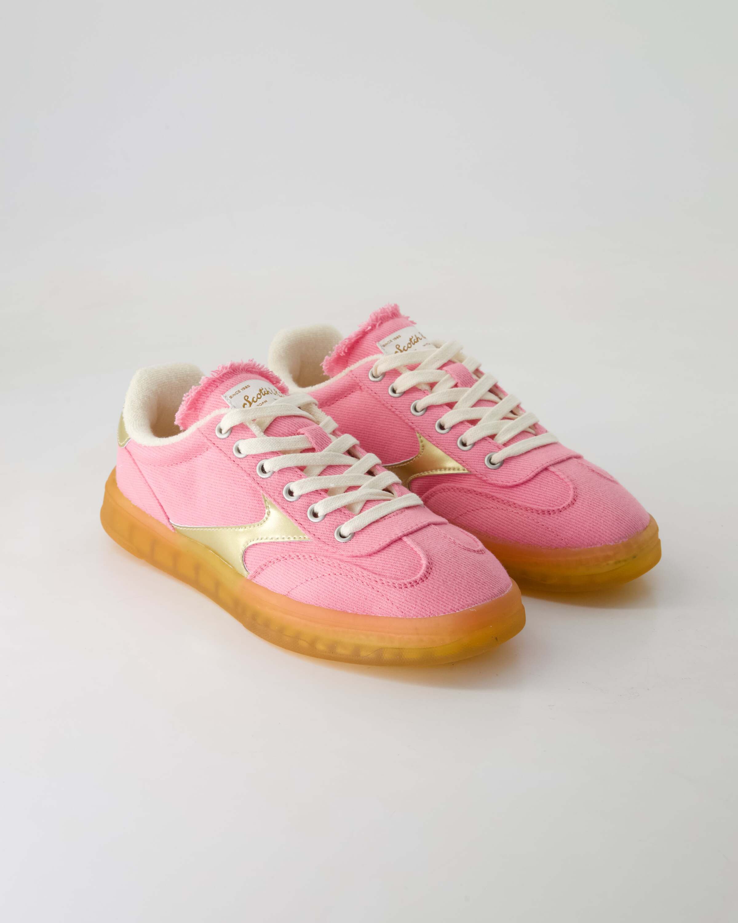 Nixie Sneaker