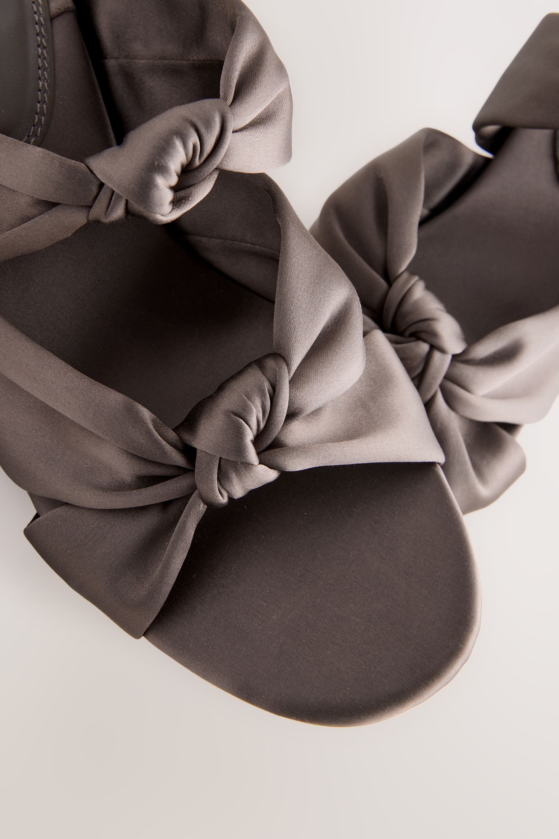 Next Forever Comfort® niedrige Twist-Pantoletten Sandalette günstig online kaufen