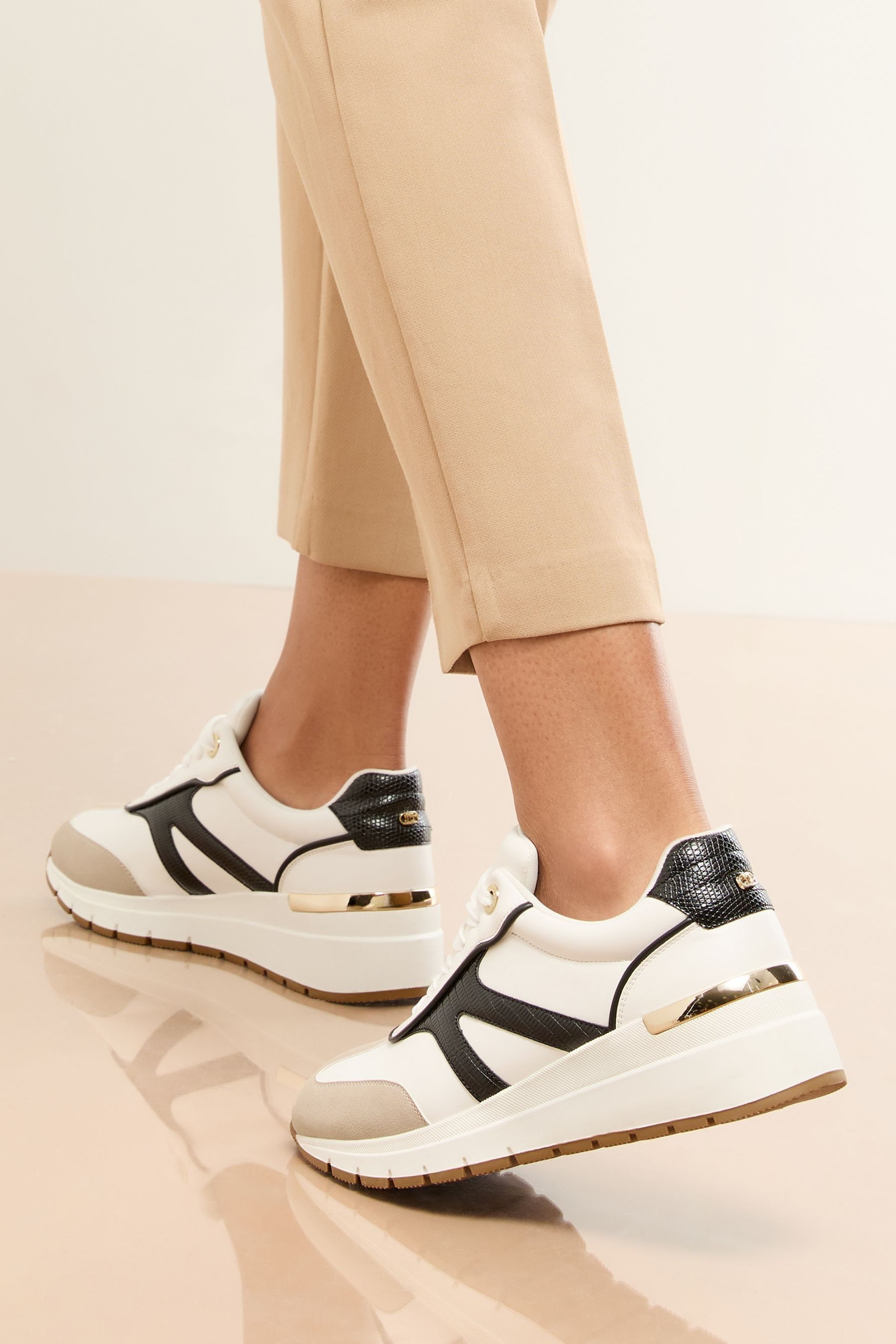 LIPSY Lipsy Sneaker mit Keilabsatz und Fersendetail Sneaker (1-tlg) günstig online kaufen