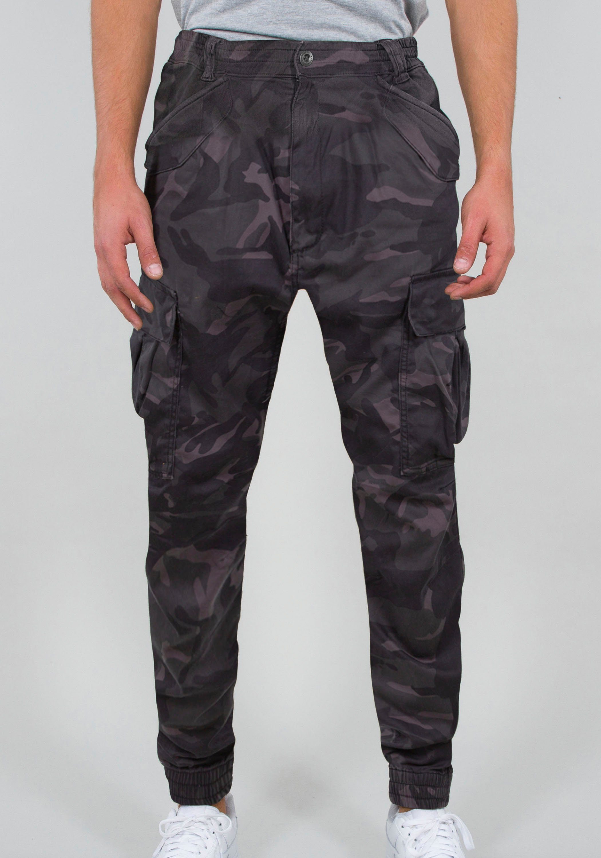 Alpha Airman Cargohose black camo Pant Industries