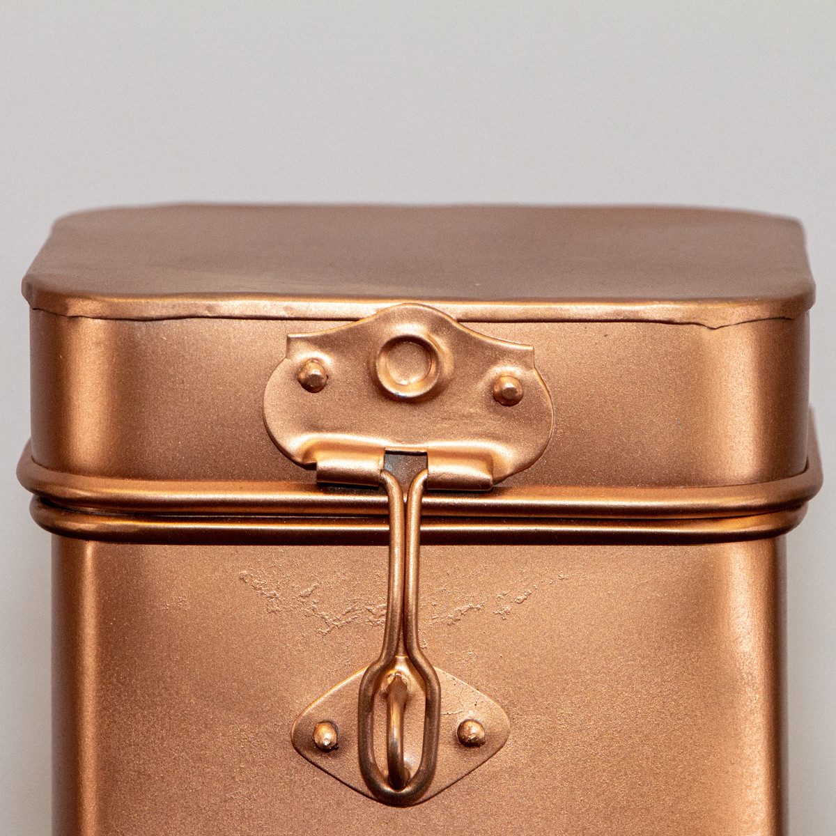 Antikas Wanddekoobjekt Eisendose für Kaffee, Kupfergold, Vorratsdose, Dekoration