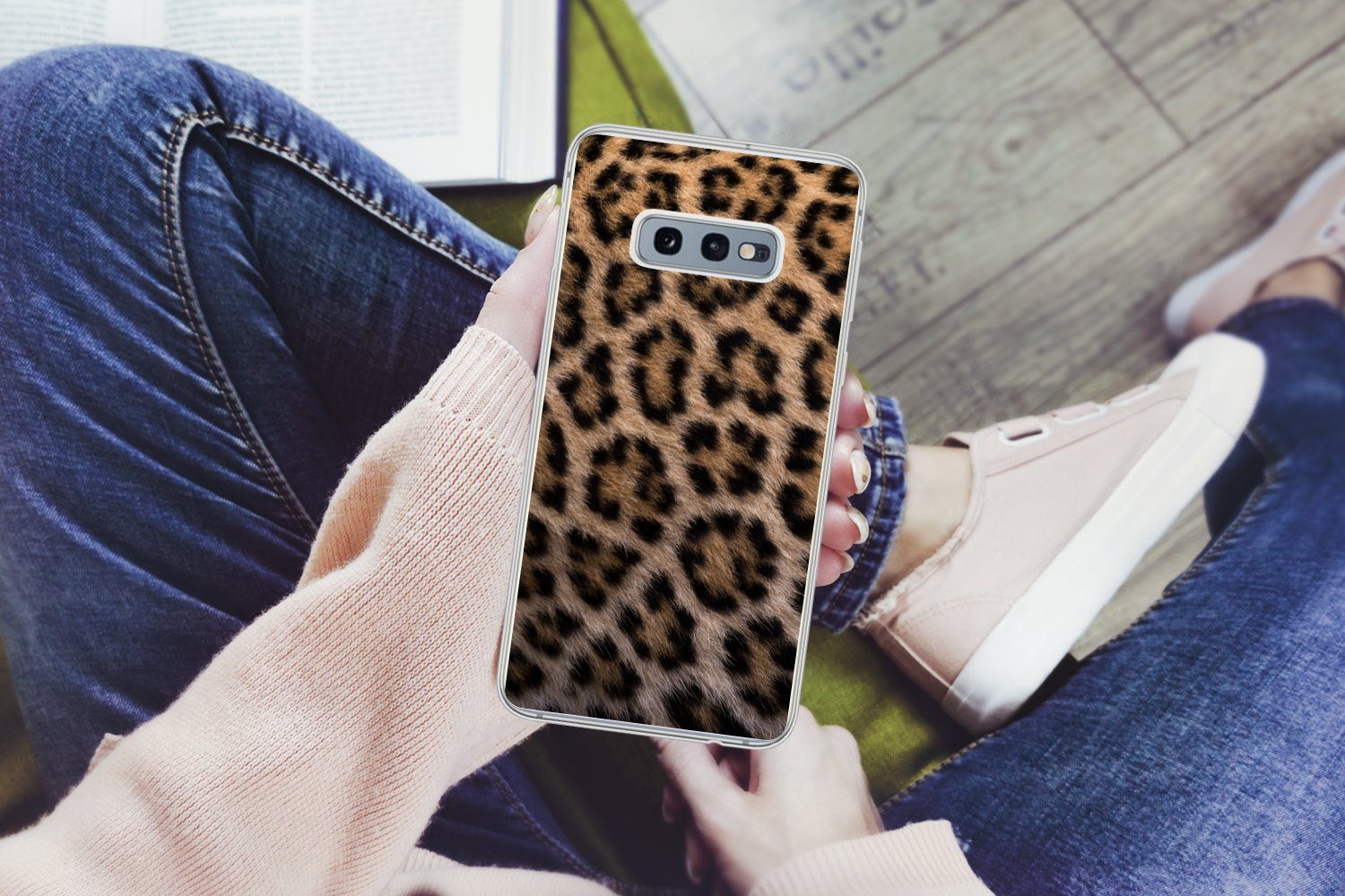 MuchoWow Handyhülle für Samsung Galaxy S10e Panther Druck, Phone Case, Silikon, Schutzhülle Dünn