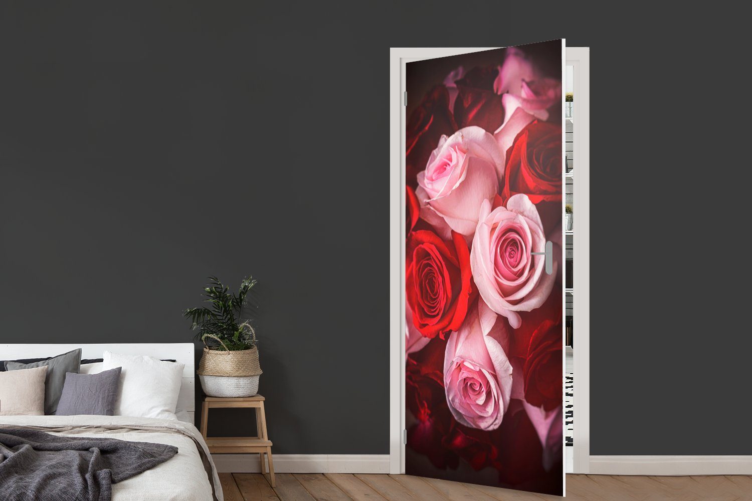 bedruckt, aus Türtapete für und eines Tür, roten 75x205 Fototapete Rosen, Matt, Nahaufnahme MuchoWow Straußes (1 Türaufkleber, rosa St), cm