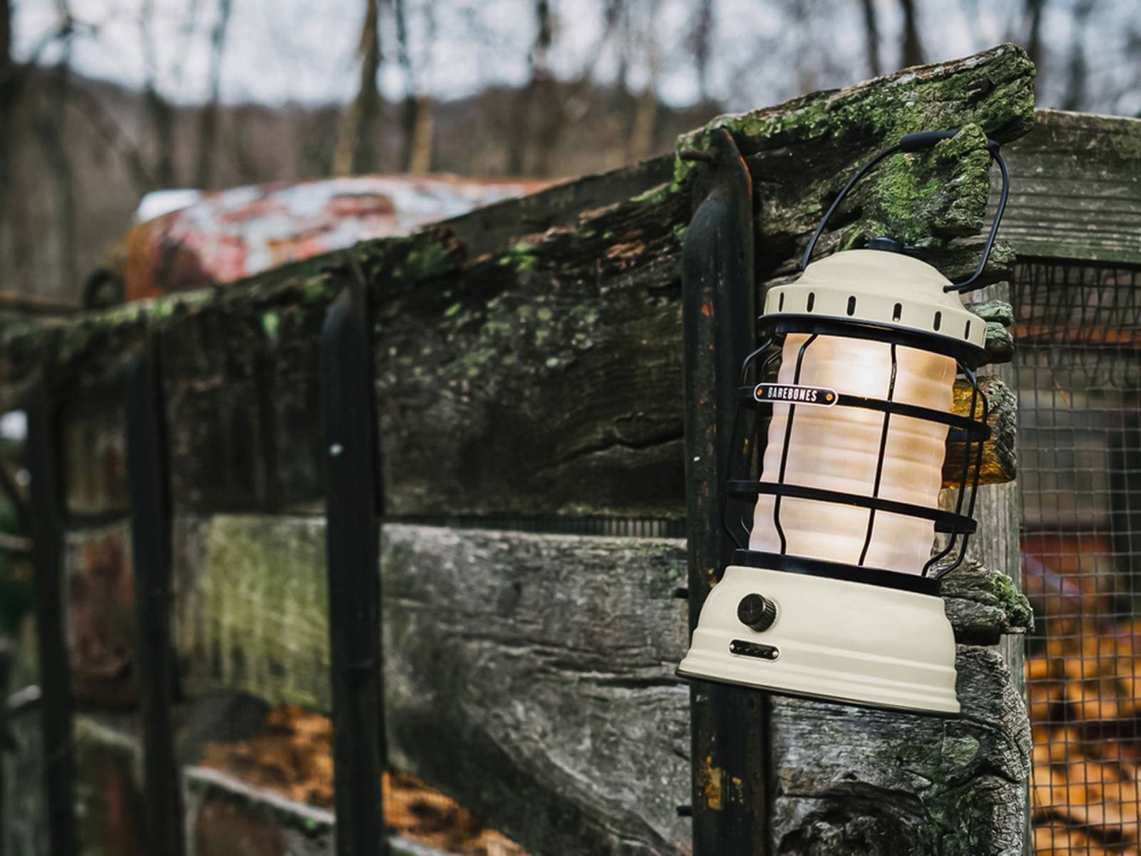 Barebones Laterne "Forest Lantern" Camping, Outdoor, mit Akku aufladbar, LED-Laterne im Vintagestil, Retro Look, dimmbar