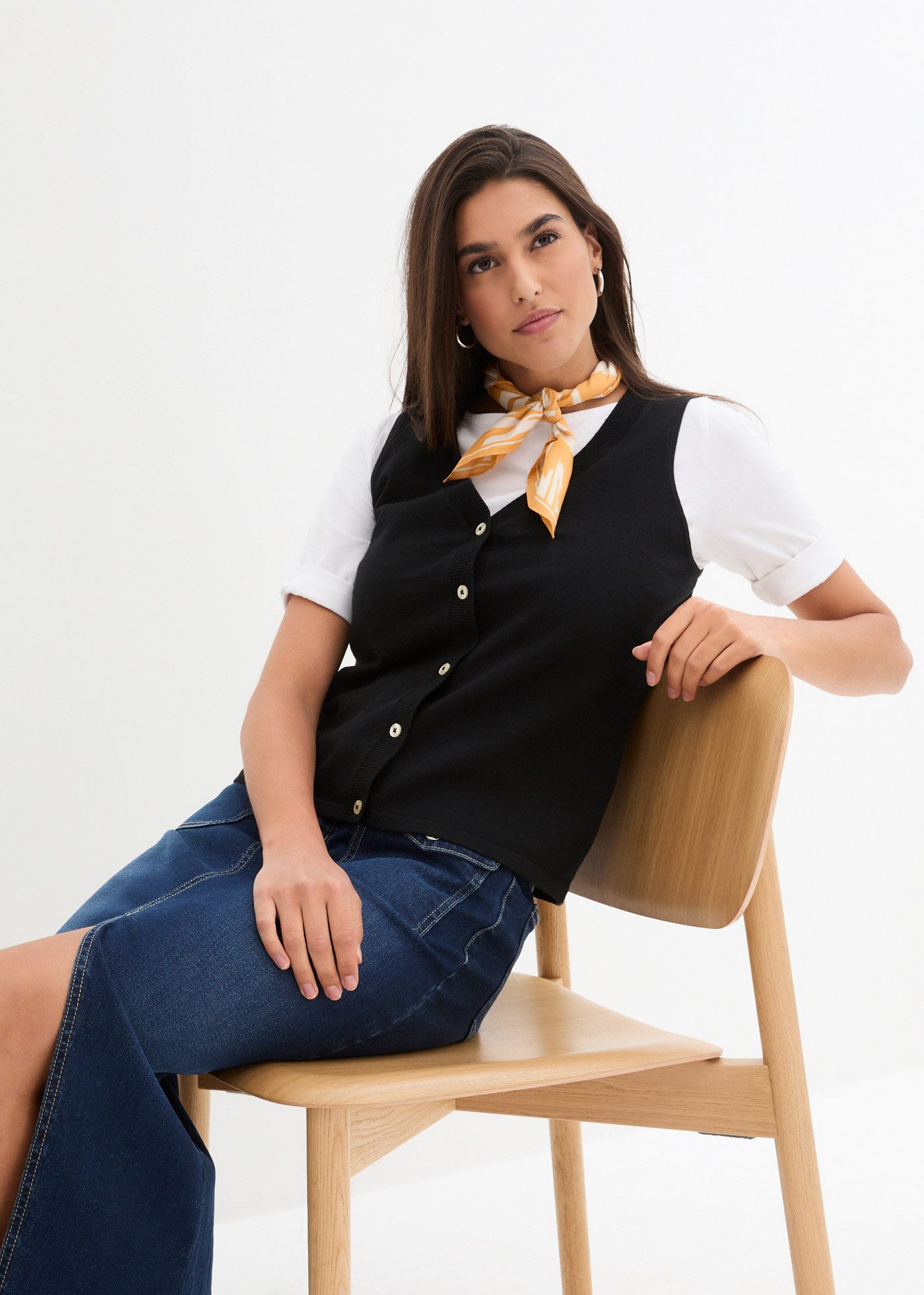 bonprix Strickweste aus Baumwollmischung, Slim fit Passform, mit Knopfleiste, unifarben