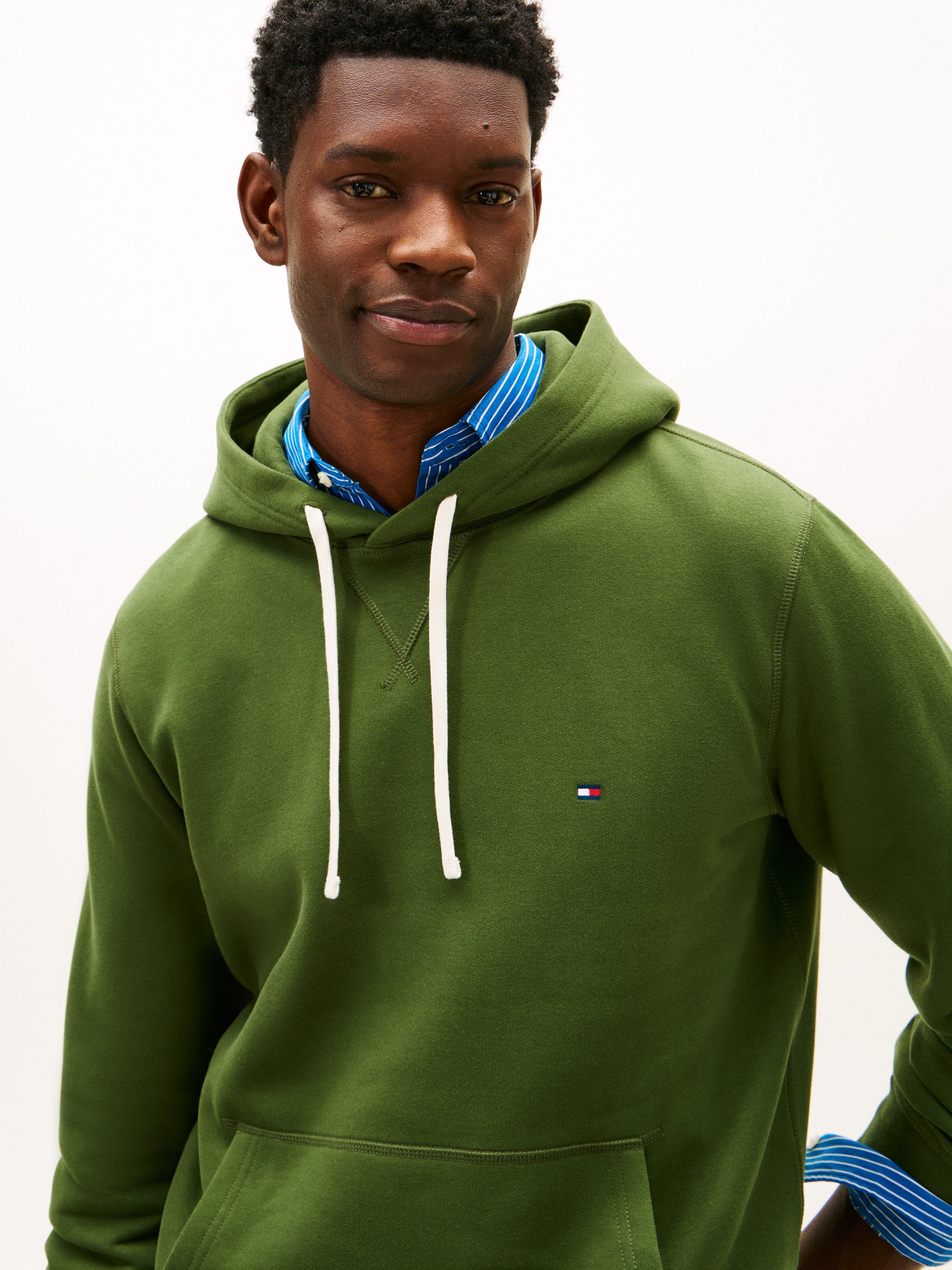 Tommy Hilfiger Hoodie ESS SEASONAL FLEECE HOODY mit Kapuze und Kängurutasche unifarben, casual, regular fit, Baumwollmix, Kapuze