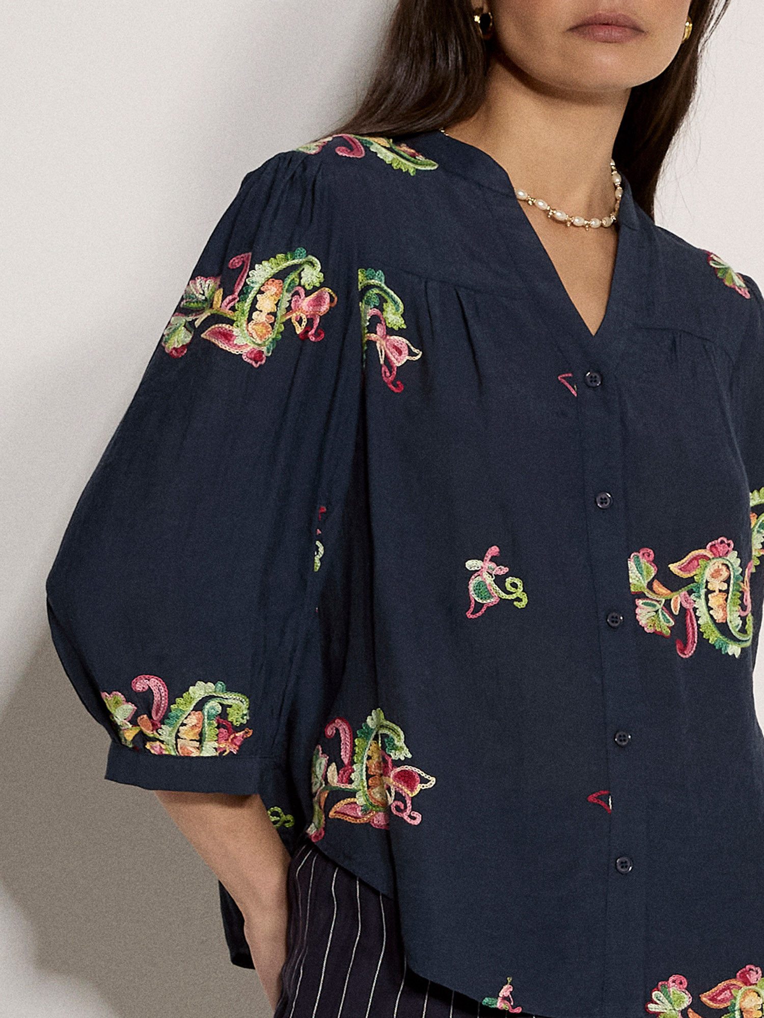 Apricot Blusentop Bluse mit Blumen- und Paisley-Muster mit Stickerei – Bild 3 von 4
