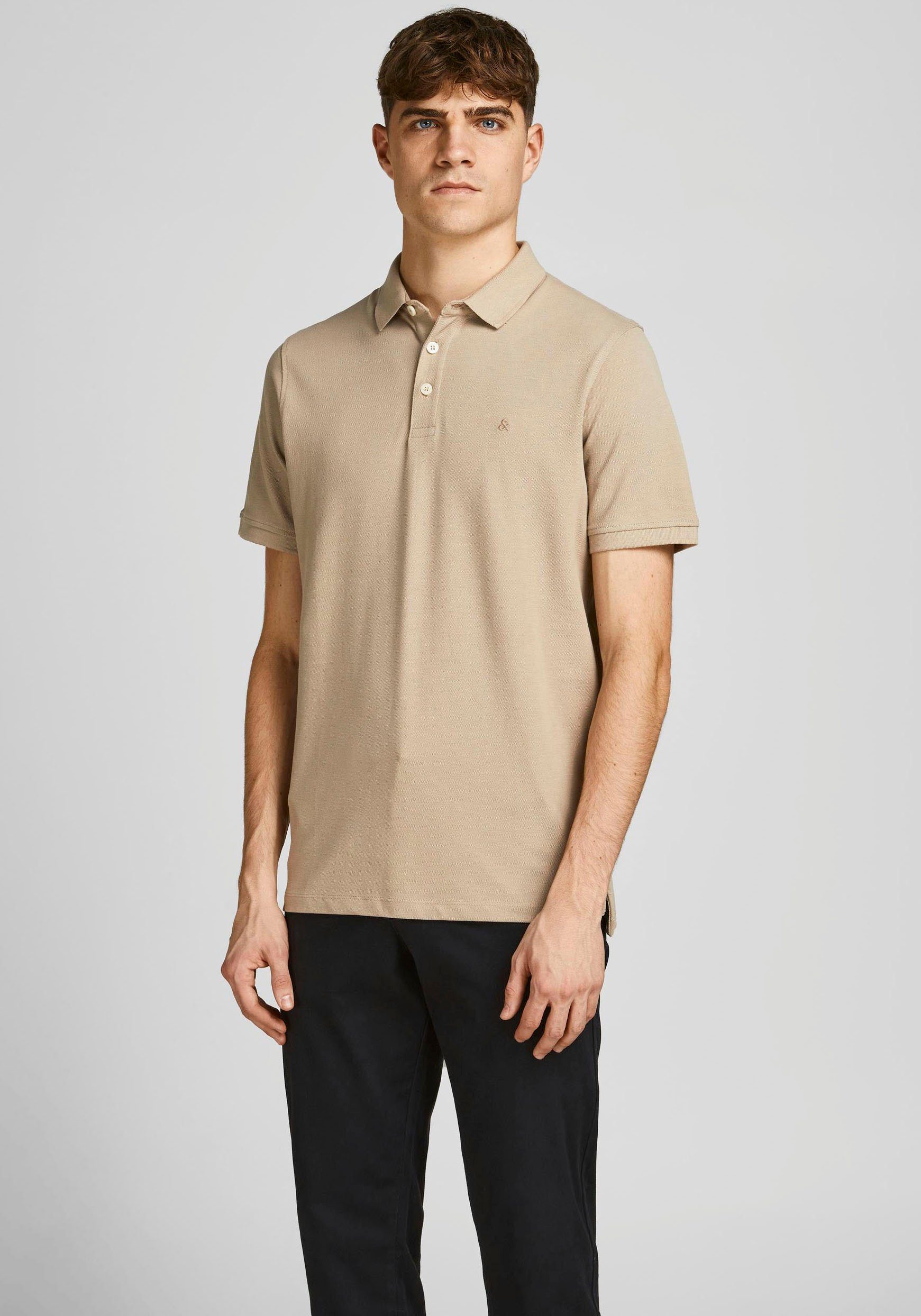 Jack & Jones Poloshirt JJEPAULOS Poloshirt mit klassischem Kragen und figurbetonter Form Logostickerei, modisch, schmal, Baumwolle, Polokragen