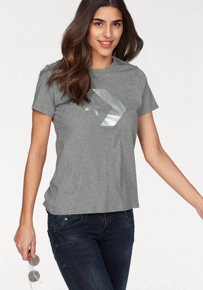 Converse T-Shirt »CONVERSE STAR CHEVRON METALLIC CREW TEE« Silbern glänzender Logogdruck Converse T-Shirt »CONVERSE STAR CHEVRON METALLIC CREW TEE« Silbern glänzender Logogdruck
