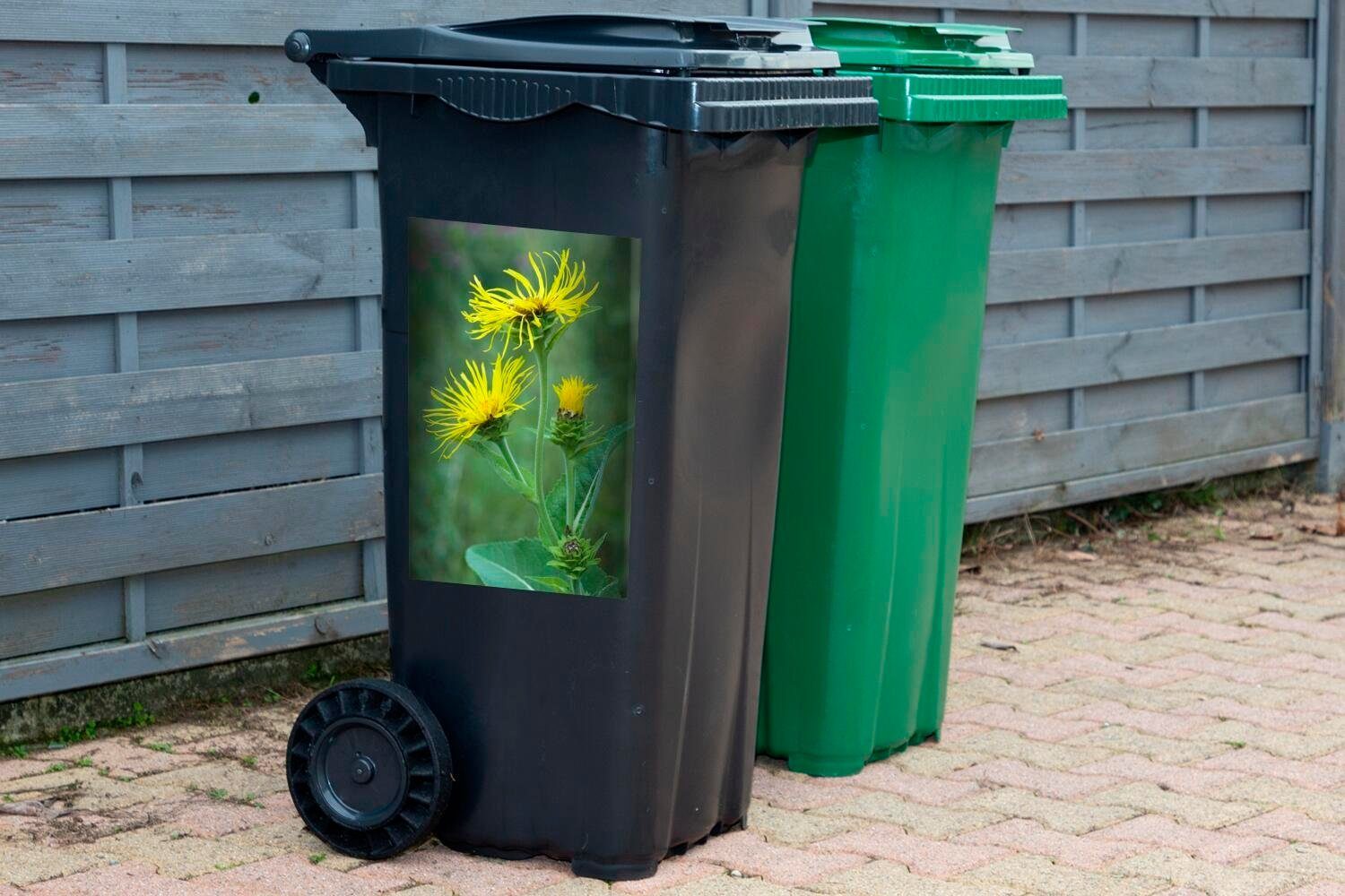 Mülltonne, Container, (1 MuchoWow Abfalbehälter grünen Sticker, Mülleimer-aufkleber, Gras Gelbe St), Wandsticker im Alantblüte hohen