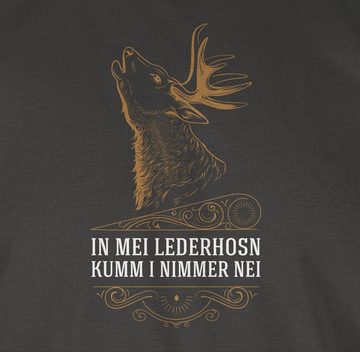Shirtracer T-Shirt In mei Lederhosn kumm i nimmer nei - Hirsch - Spruch in Weiß Mode für Oktoberfest Herren