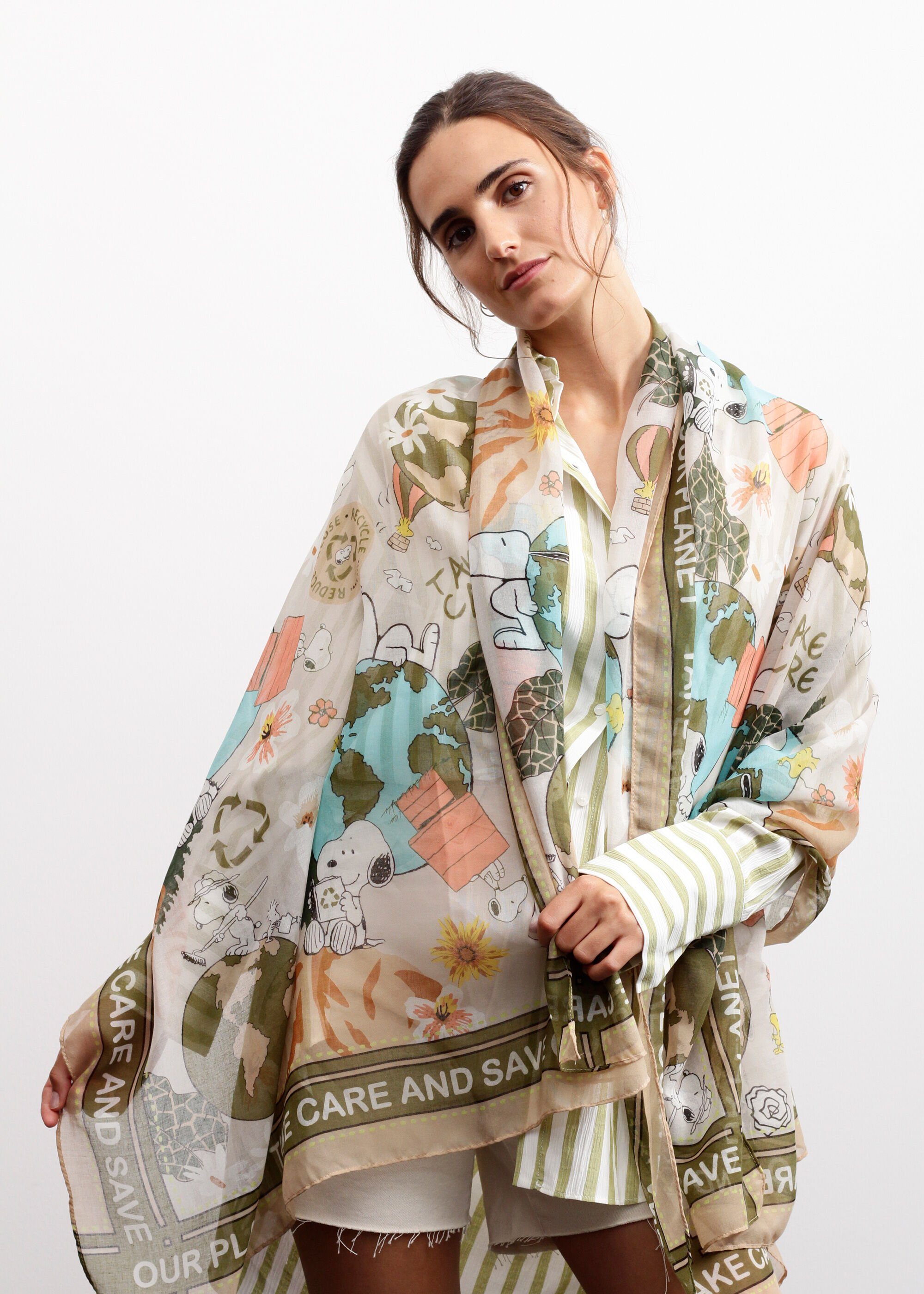 Codello Modeschal »'PEANUTS' Schal mit Snoopy & Co. aus recyceltem  Polyester« online kaufen | OTTO