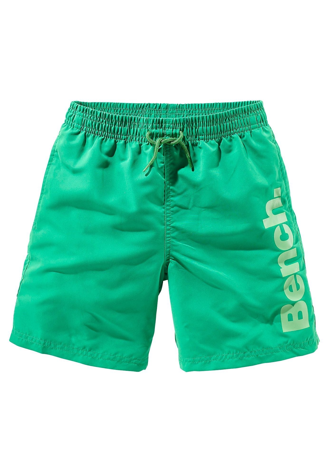 grün trendigem Bench. Badeshorts mit Logoschriftzug