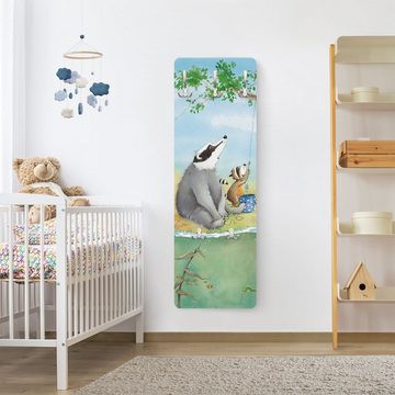 Bilderdepot24 Garderobenpaneel türkis Aquarell Bäume Wald Kinder Tiere Natur Wassili Waschbär (ausgefallenes Flur Wandpaneel mit Garderobenhaken Kleiderhaken hängend), moderne Wandgarderobe - Flurgarderobe im schmalen Hakenpaneel Design