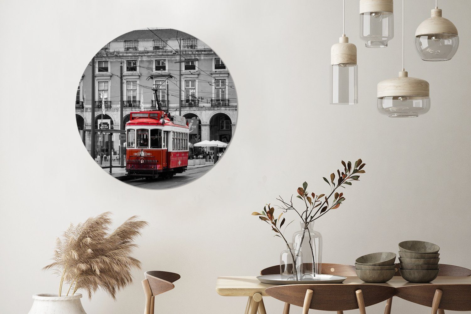 Straßenbahn, Wohnzimmer, mit Gemälde MuchoWow Schwarz-Weiß-Foto (1 Wandkreis, Rundes St), für 90x90 roten cm Wandschmuck, wandbild einer
