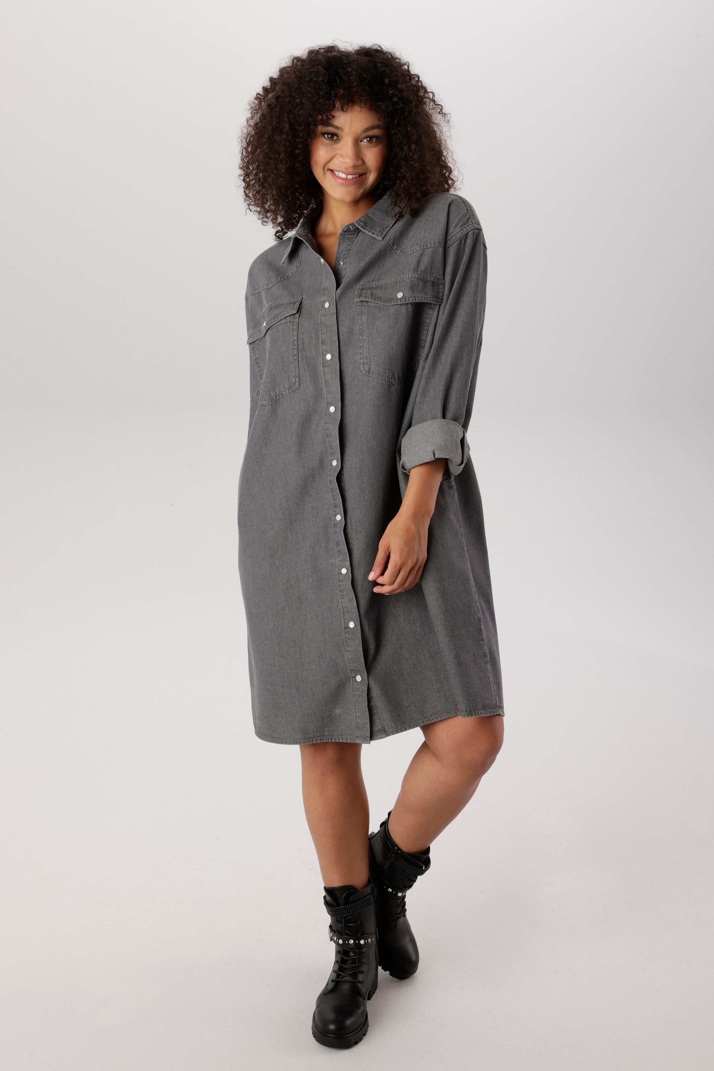 Aniston PLUS Jeanskleid modisches Jeanskleid - NEUE KOLLEKTION. € 59,99, (€ 59,99 pro 1 Stk).