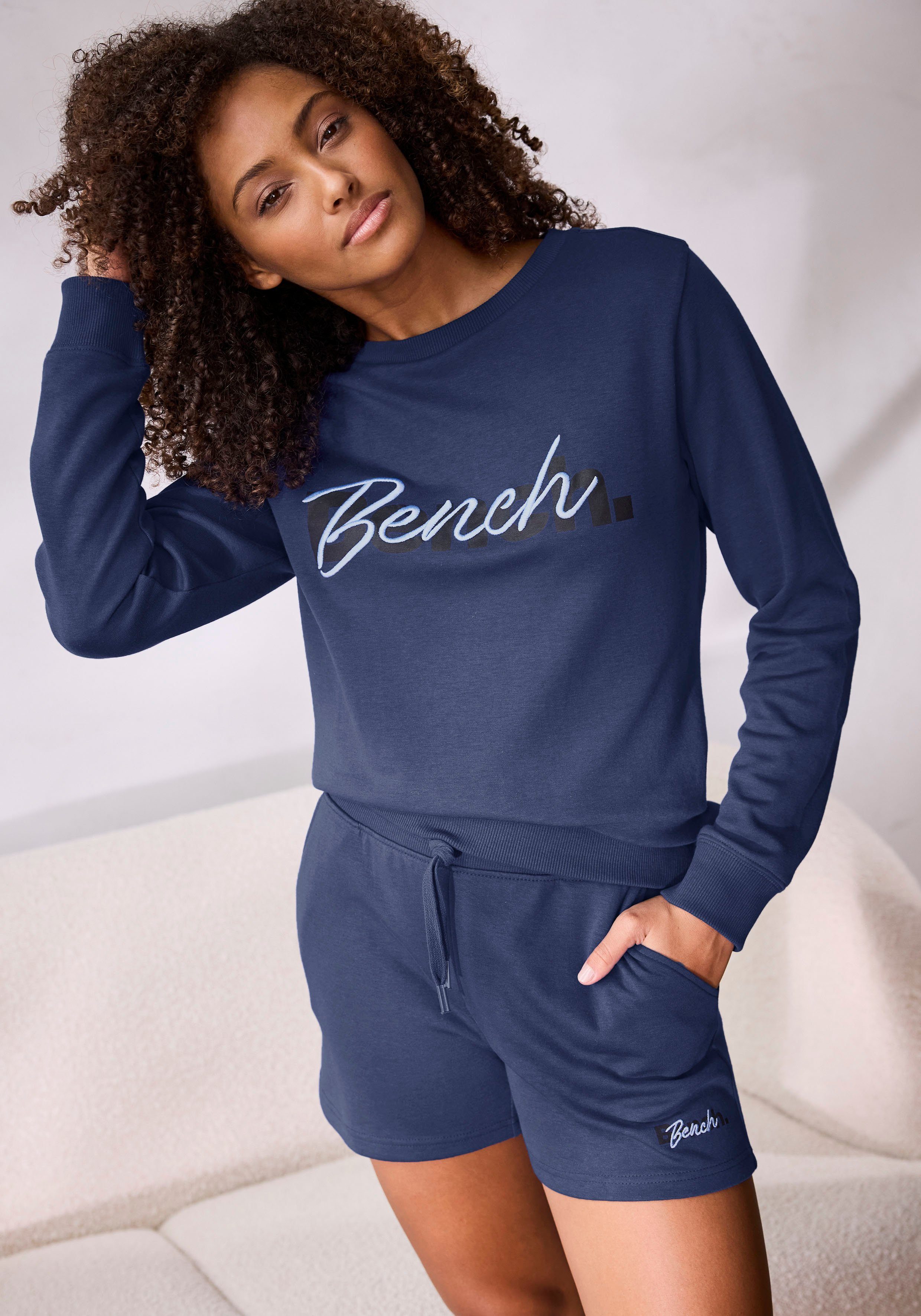 Bench. Loungewear Sweatshirt mit Logodruck und Stickerei, Loungewear