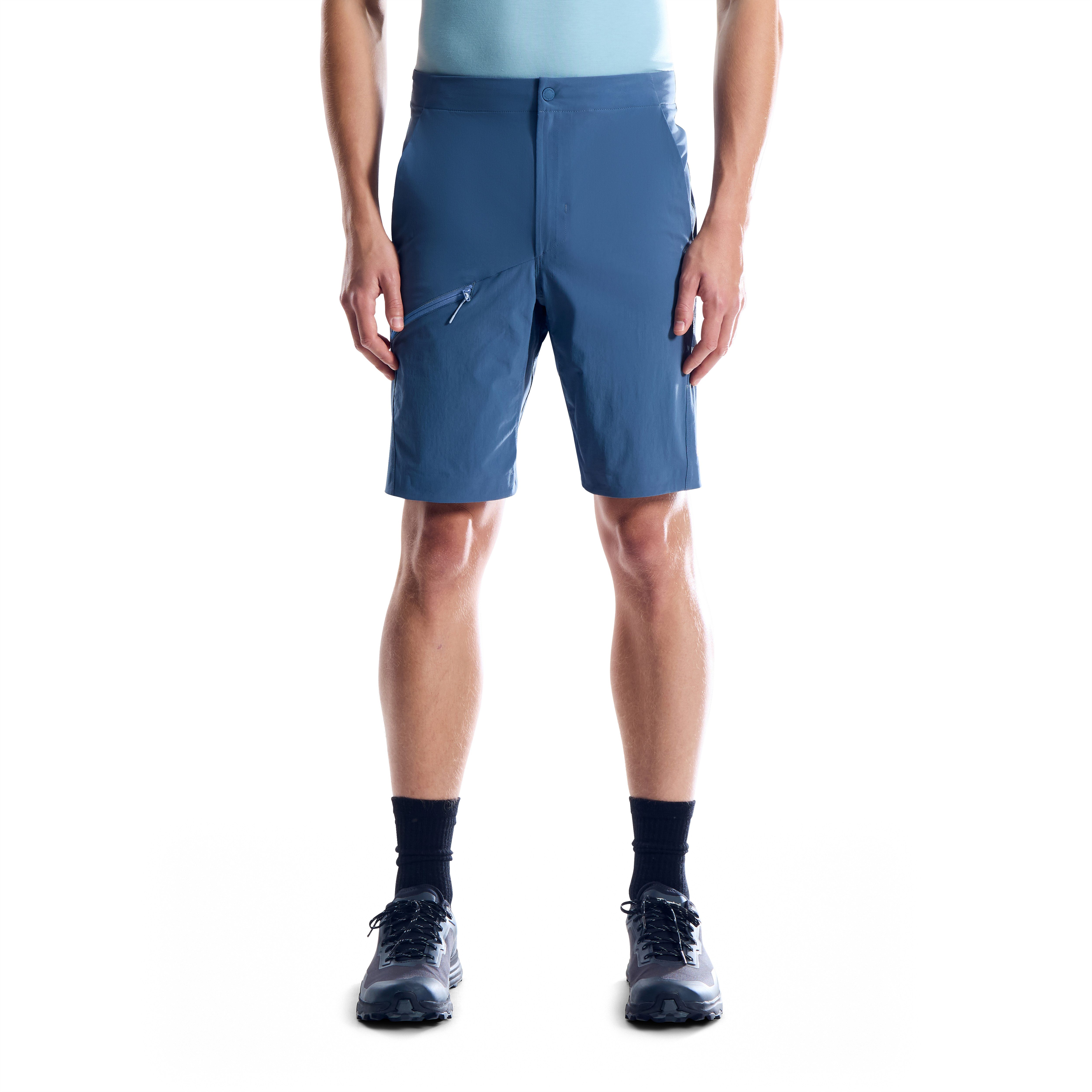Berghaus Funktionsshorts CALDBECK SHORT AM elastisches Material, leichtes Obermaterial, atmungsaktives Futter