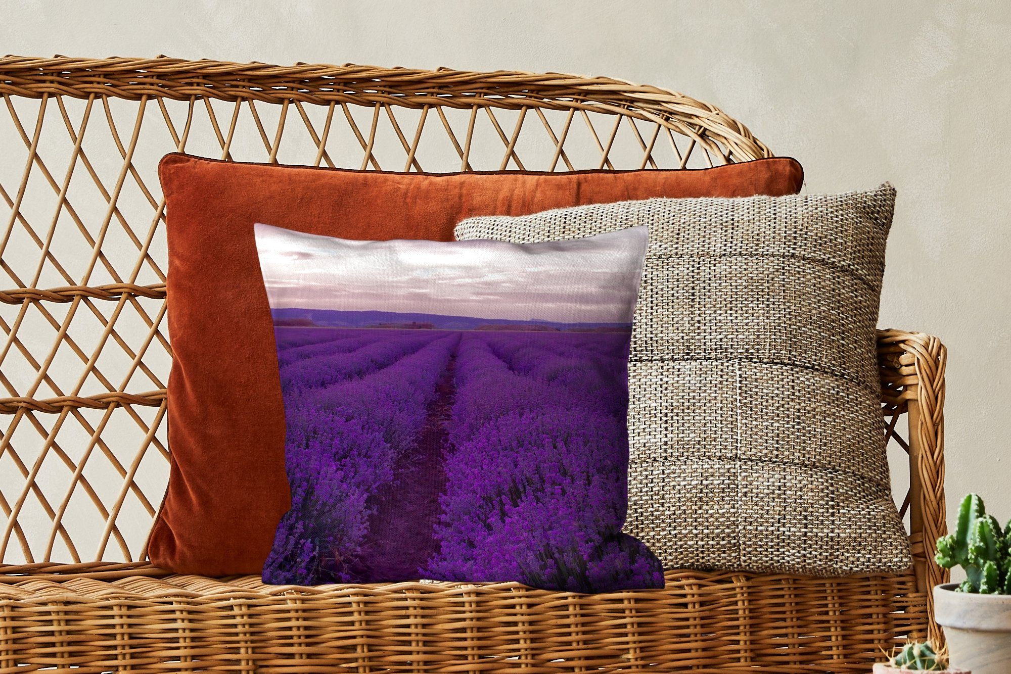 - Lila Zierkissen Wohzimmer, MuchoWow - Schlafzimmer, Natur, mit für Dekokissen Füllung Blumen - Lavendel Sofakissen Deko,