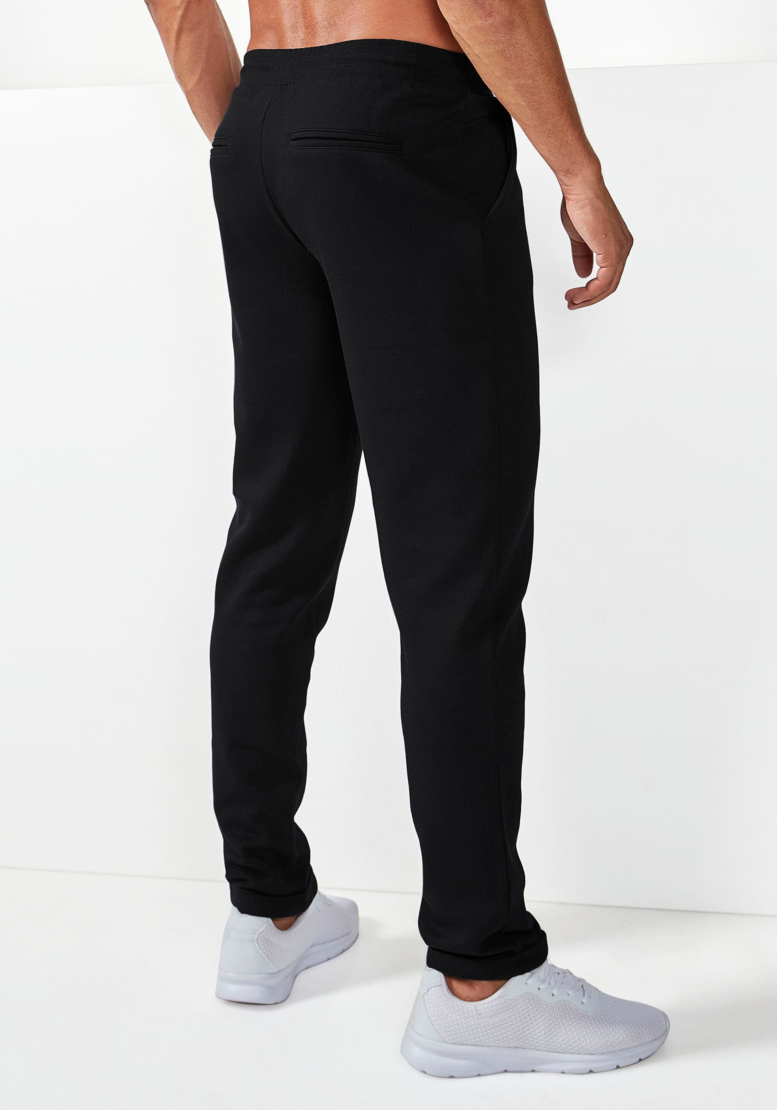 Bruno Banani Sweathose Jogginghose aus schöner Strukturware