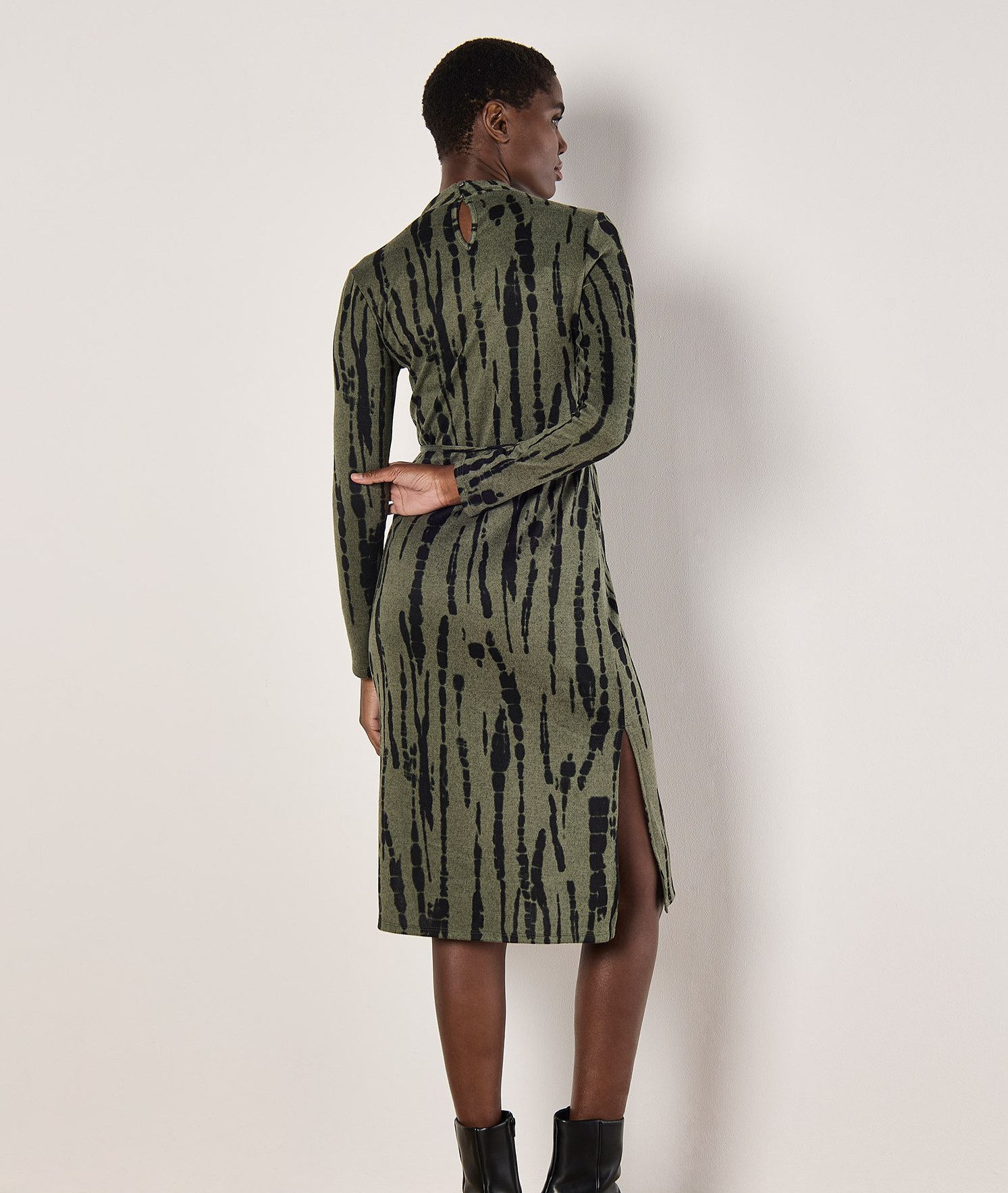 Apricot Strickkleid Streifenkleid (2-tlg., mit Bindeband) mit Stehkragen