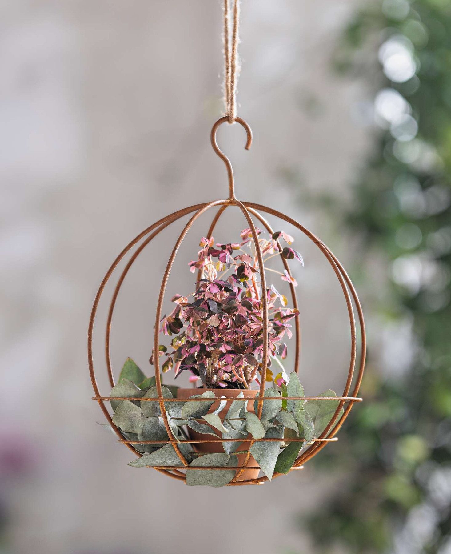 Dekoleidenschaft Dekohänger "Kugel" Metall, Rost Finish Ø 25 cm, Deko Anhänger Metallkugel hängend, mit Haken, Übertopf, Hängetopf