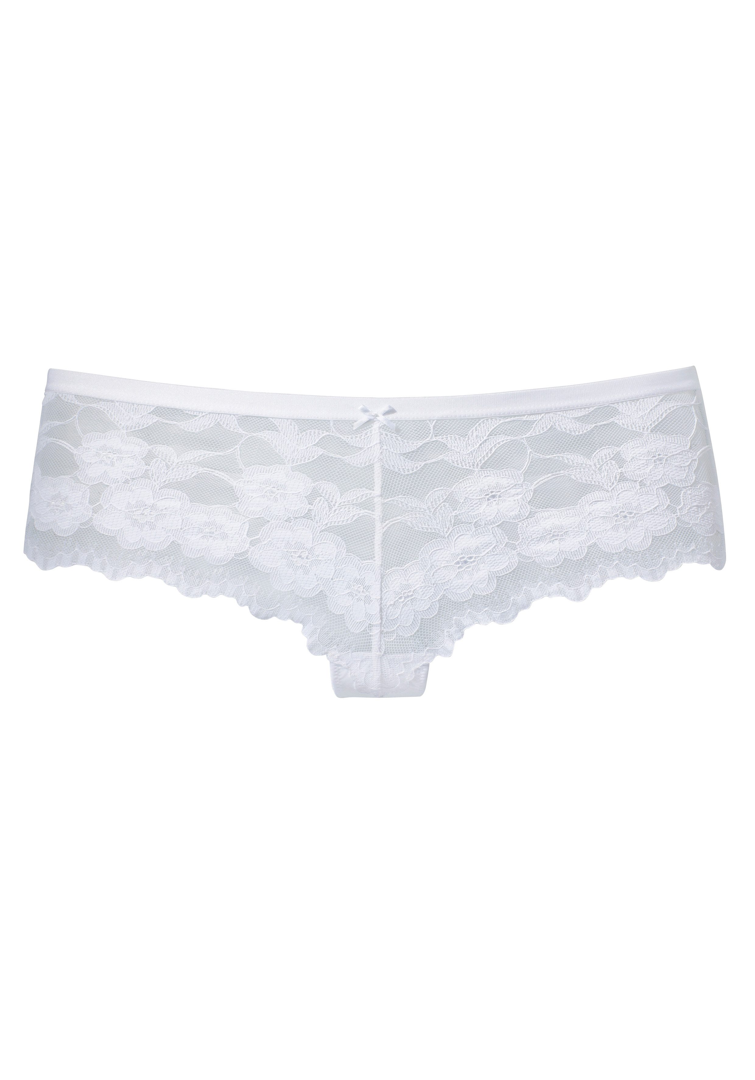LASCANA Stringpanty aus zarter, elastischer Jacquardspitze. Reduzierter Preis € 16,99. Unverbindliche Preisempfehlung € 19,99
