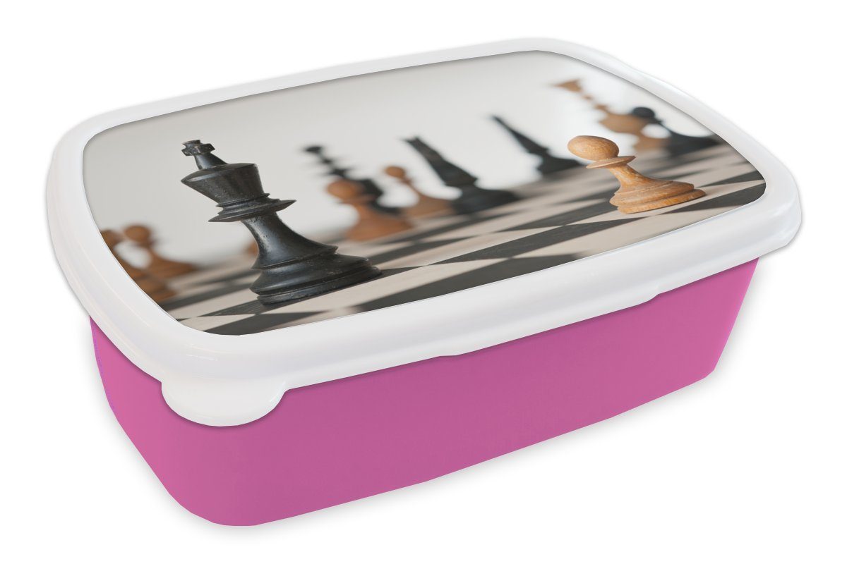 MuchoWow Lunchbox Eine Schachpartie auf dem Brett, Kunststoff, (2-tlg), Brotbox für Erwachsene, Brotdose Kinder, Snackbox, Mädchen, Kunststoff rosa