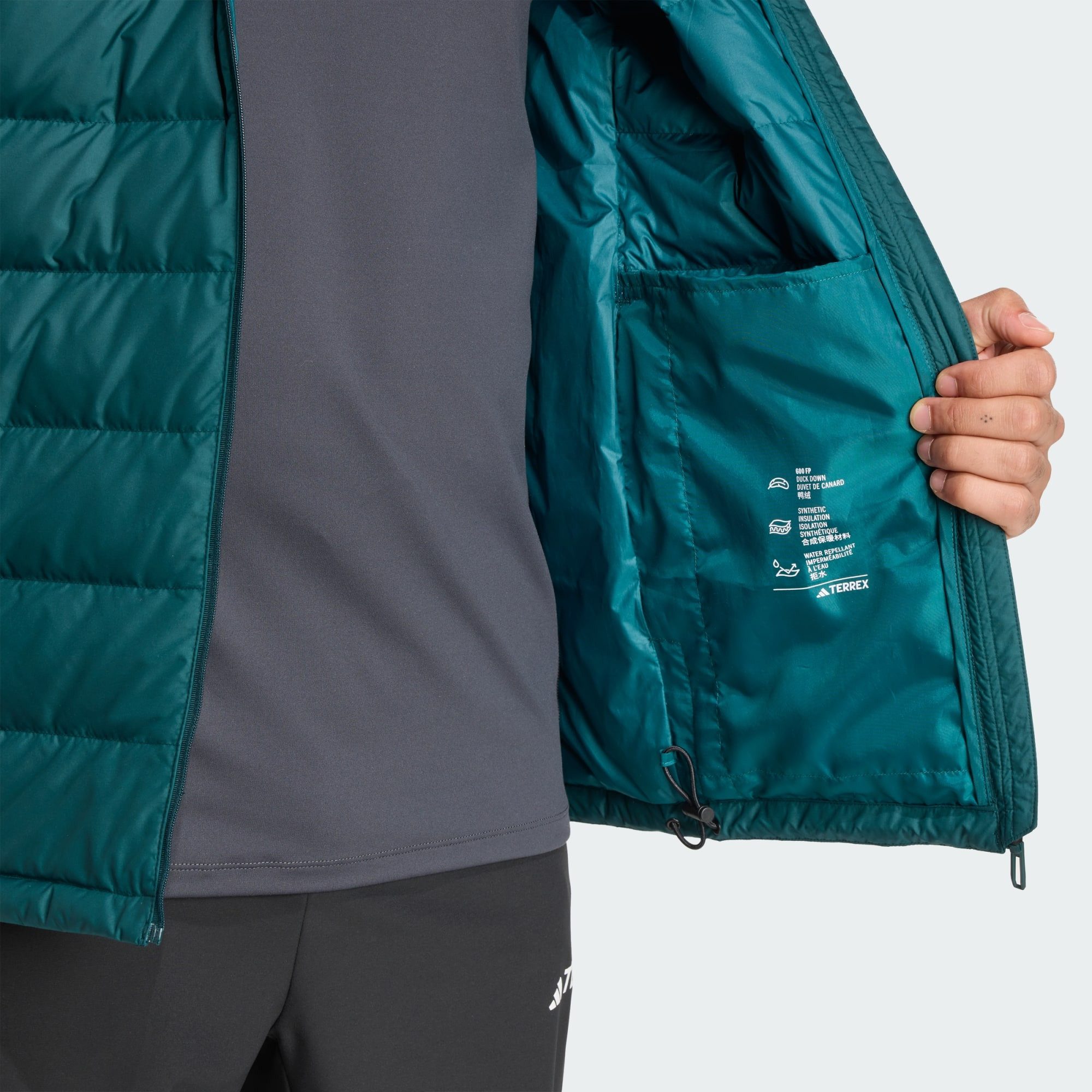 adidas TERREX Daunenjacke TERREX MULTI LIGHT DOWN CLIMAWARM KAPUZENJACKE (1-St)